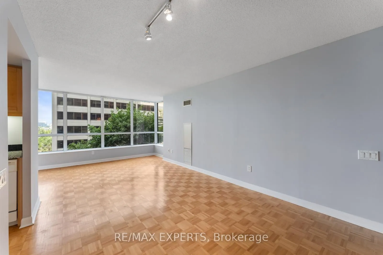 33 Sheppard Avenue E, #510