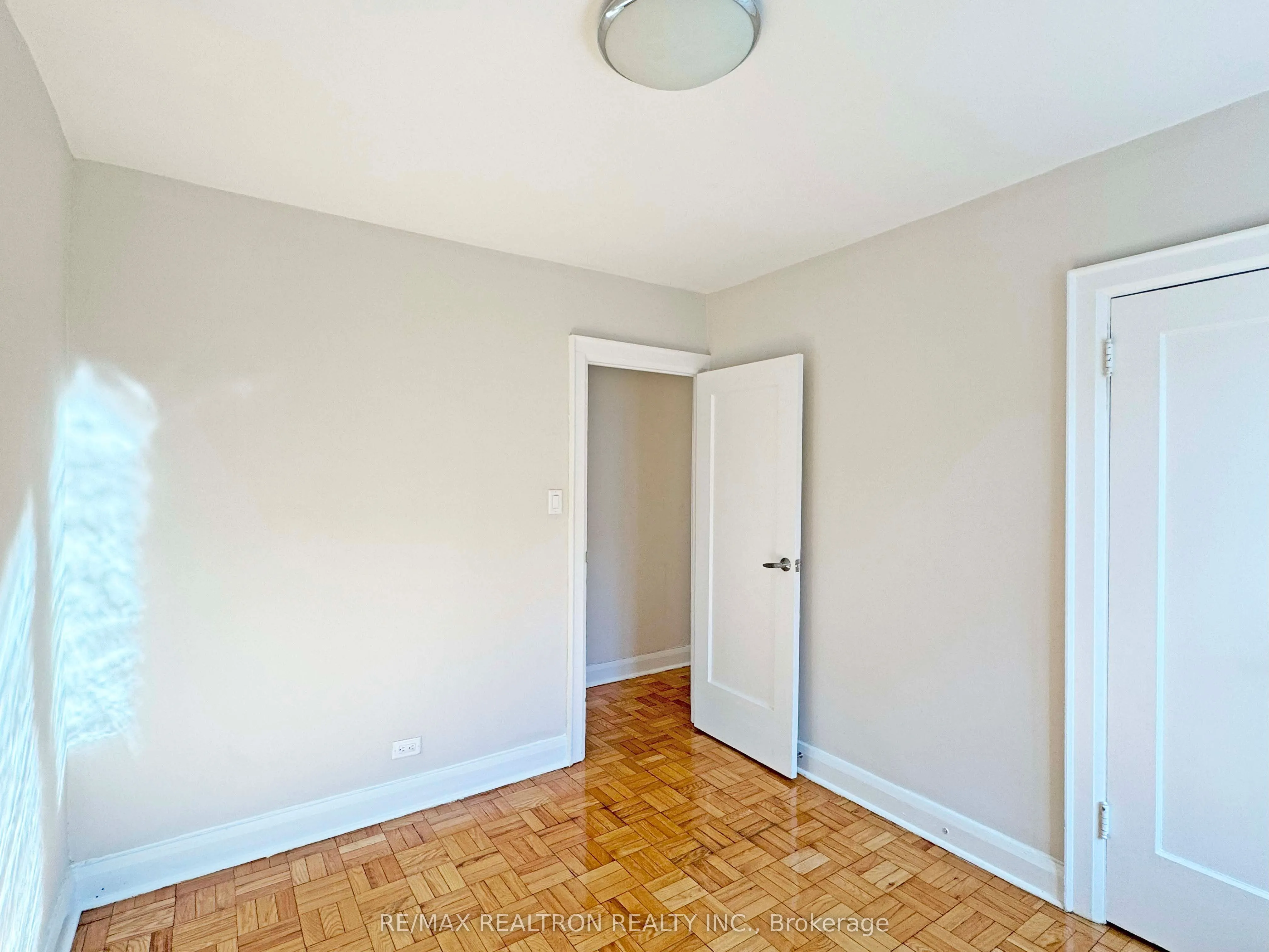 394 Avenue Road, #308
