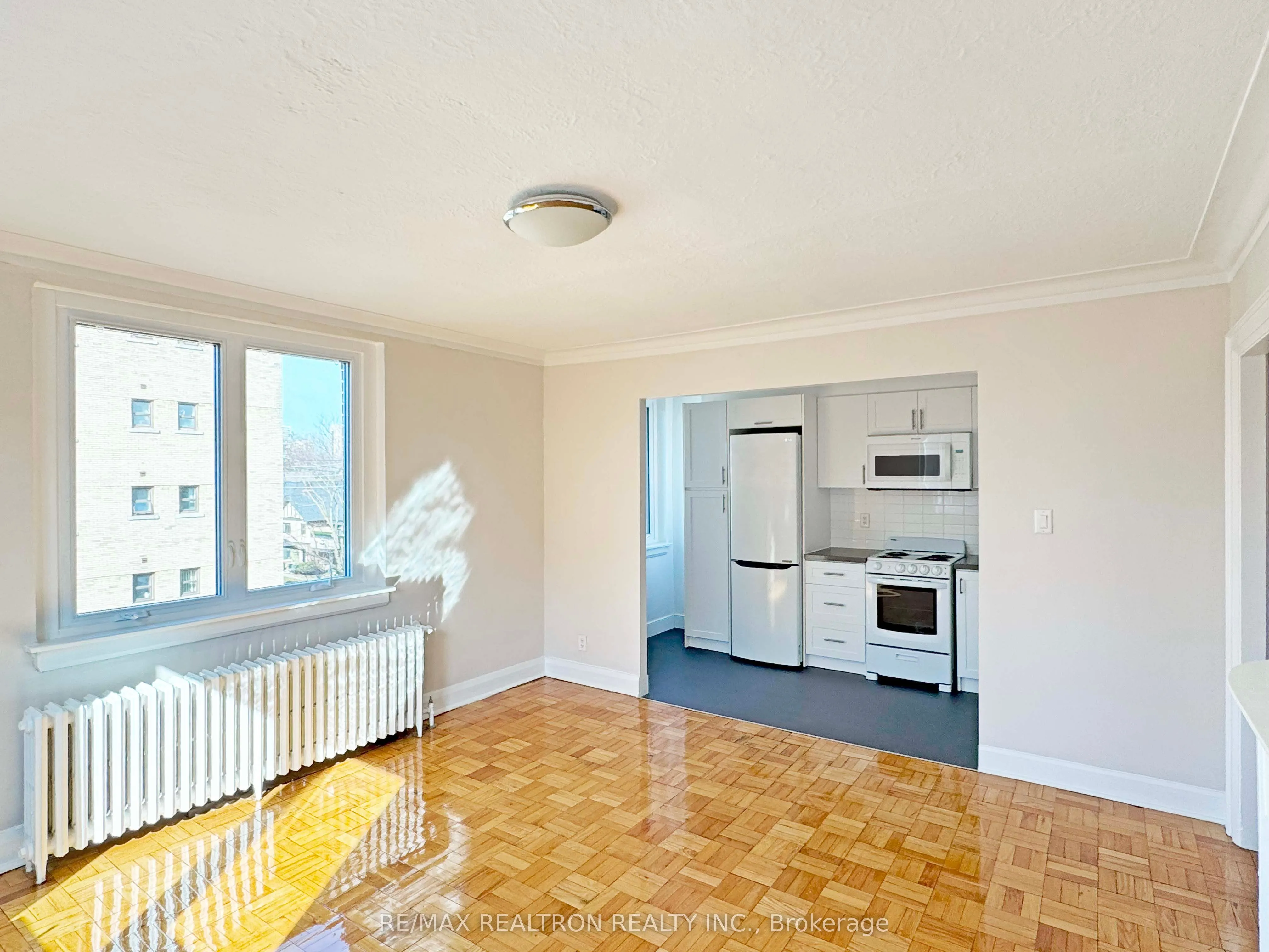 394 Avenue Road, #308