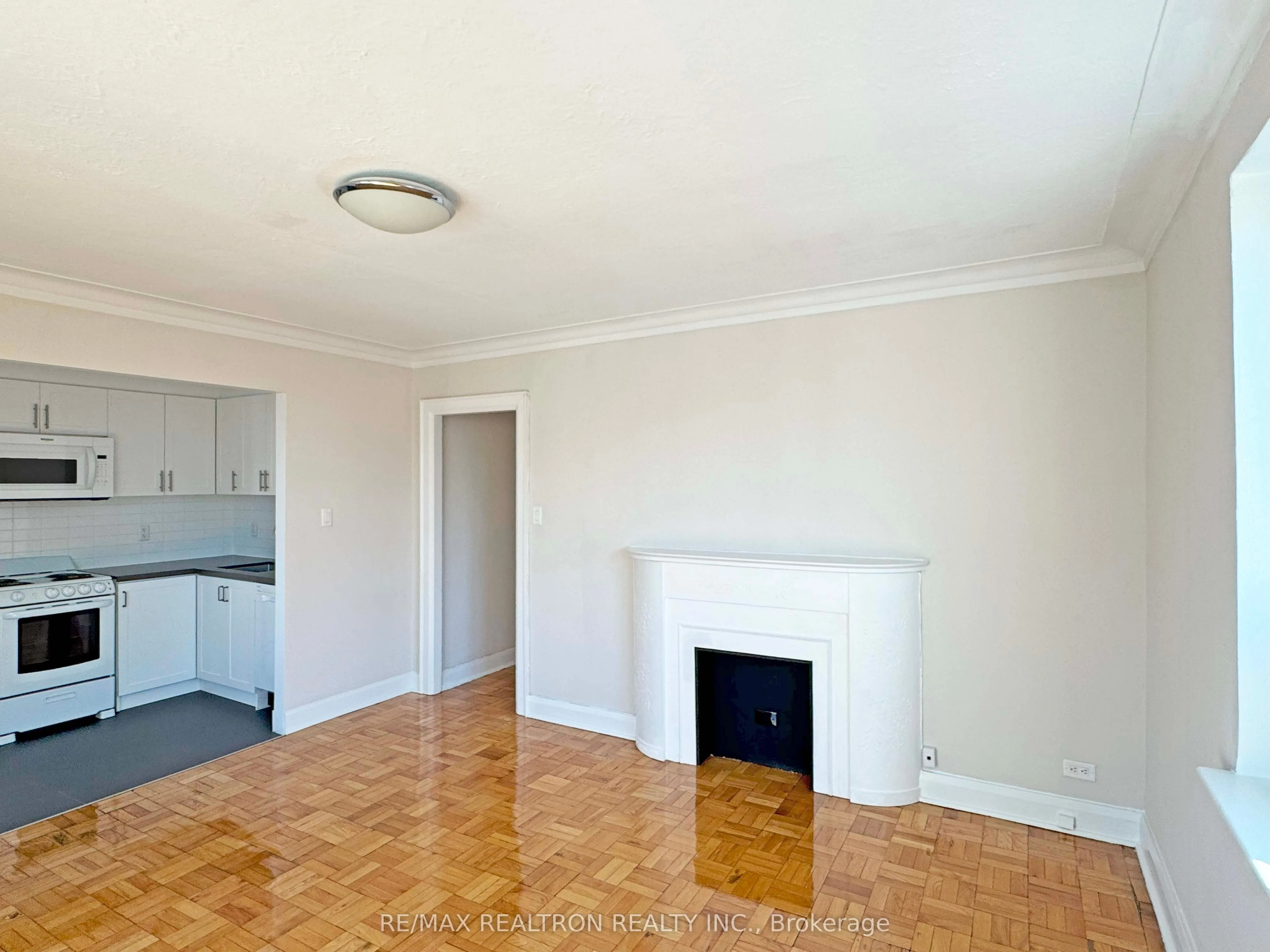 394 Avenue Road, #308