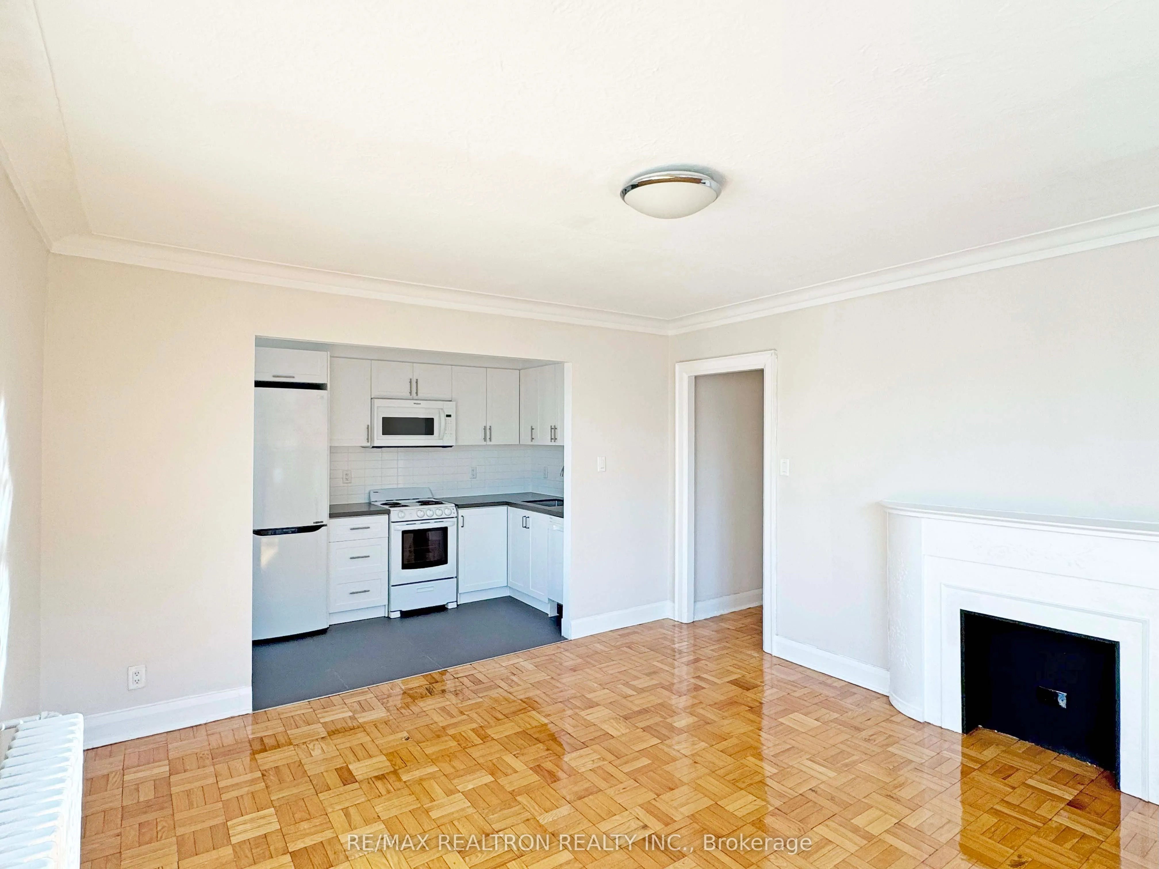394 Avenue Road, #308
