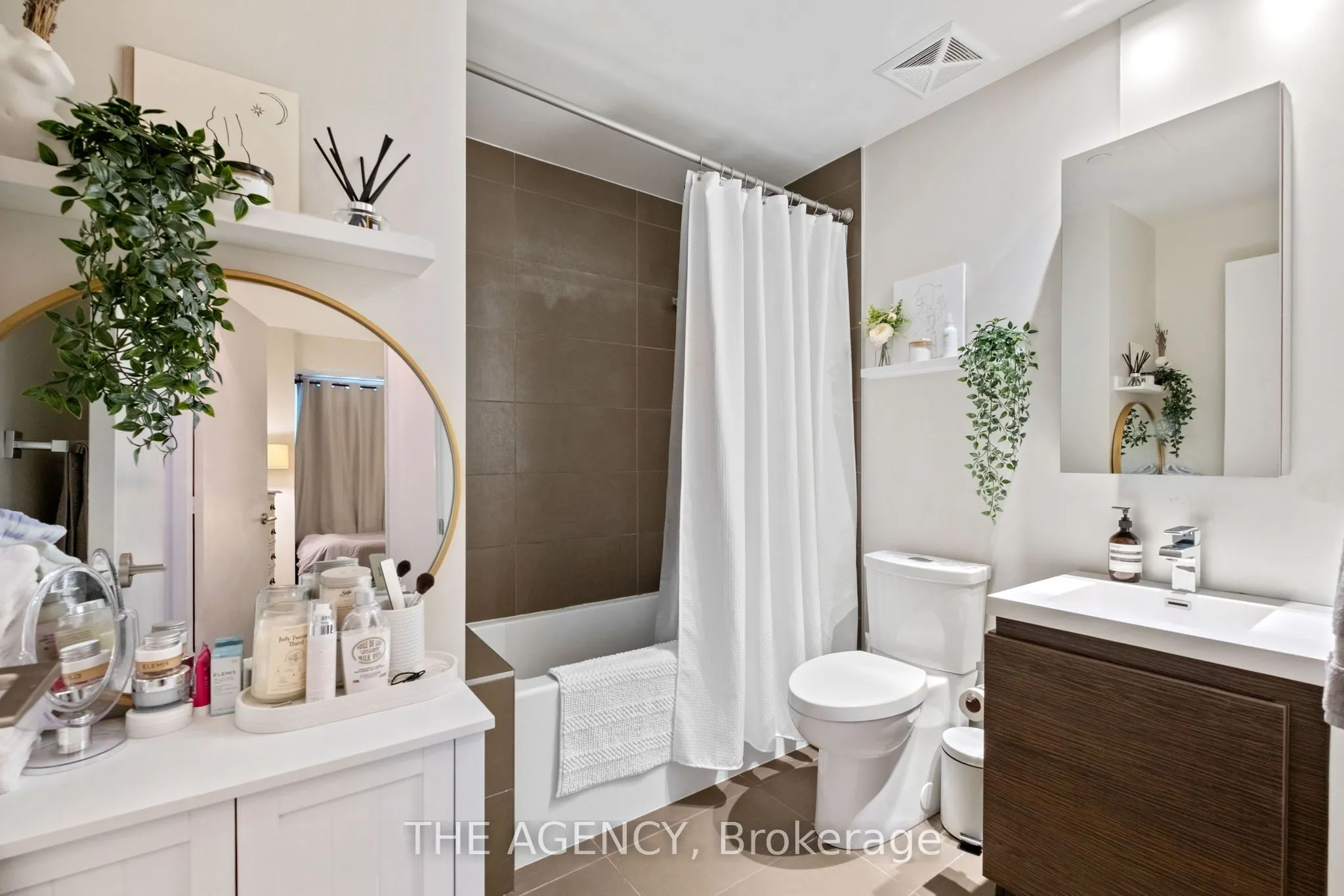 1030 King Street W, #457