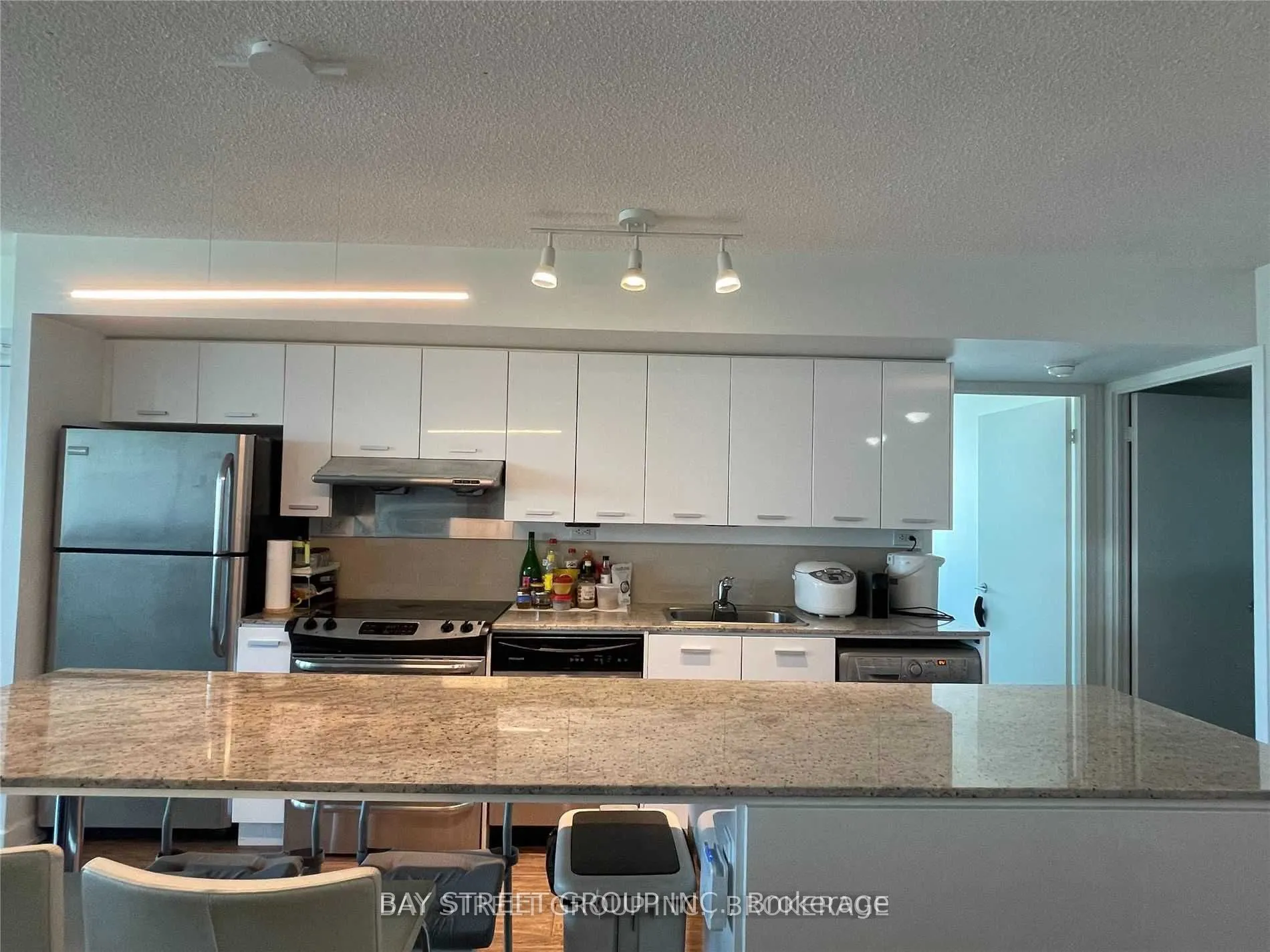 33 Singer Court, #1611