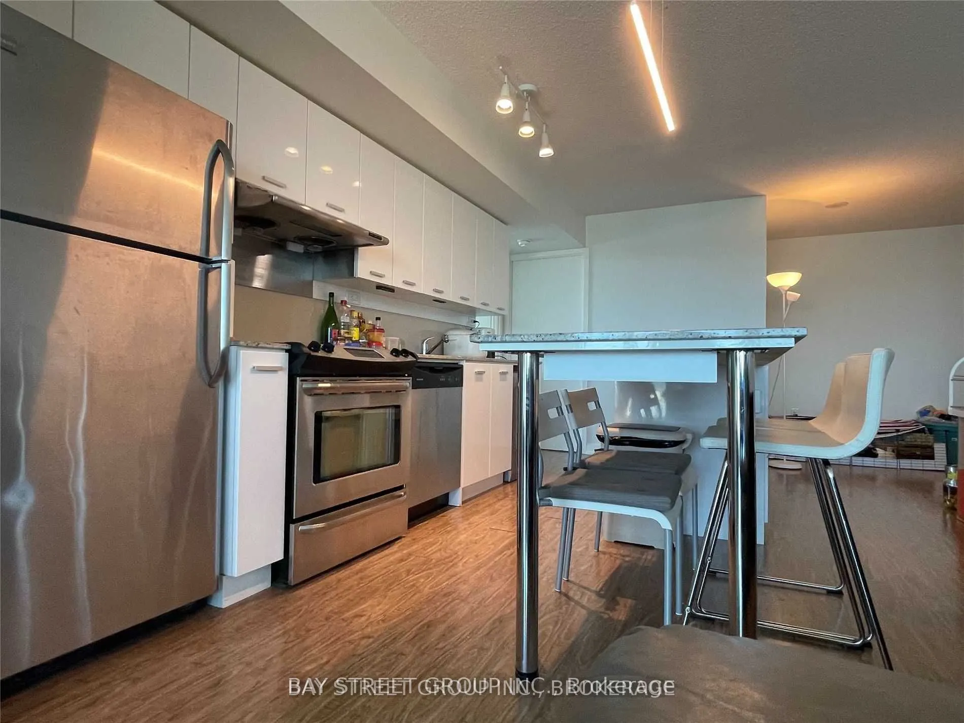 33 Singer Court, #1611