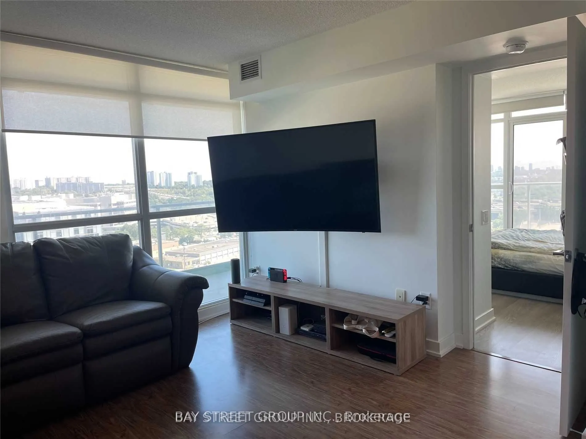 33 Singer Court, #1611