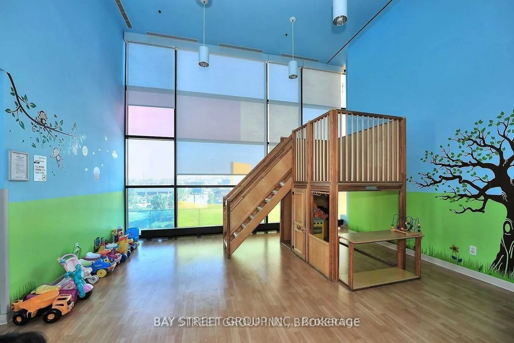 33 Singer Court, #1611