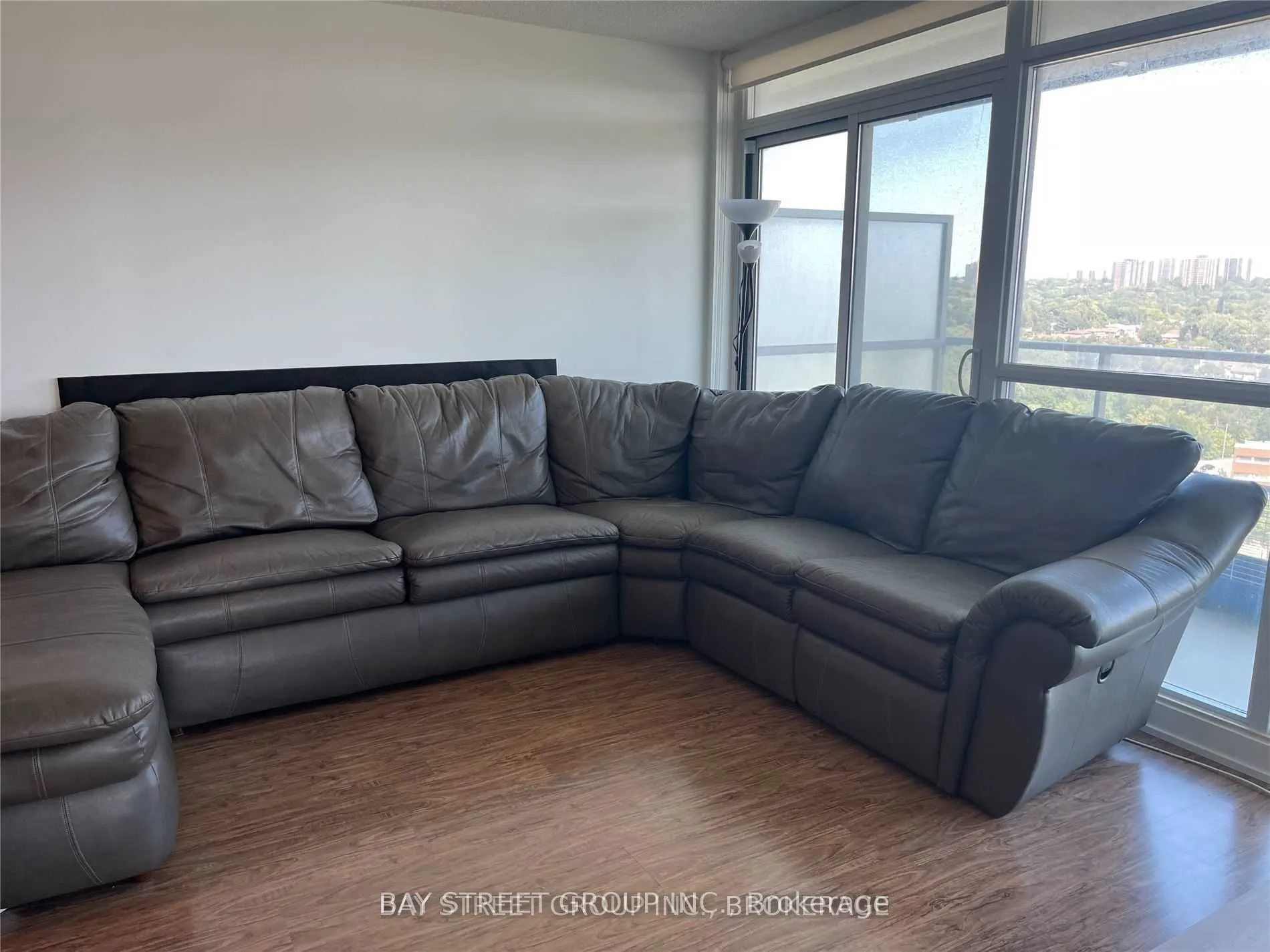 33 Singer Court, #1611