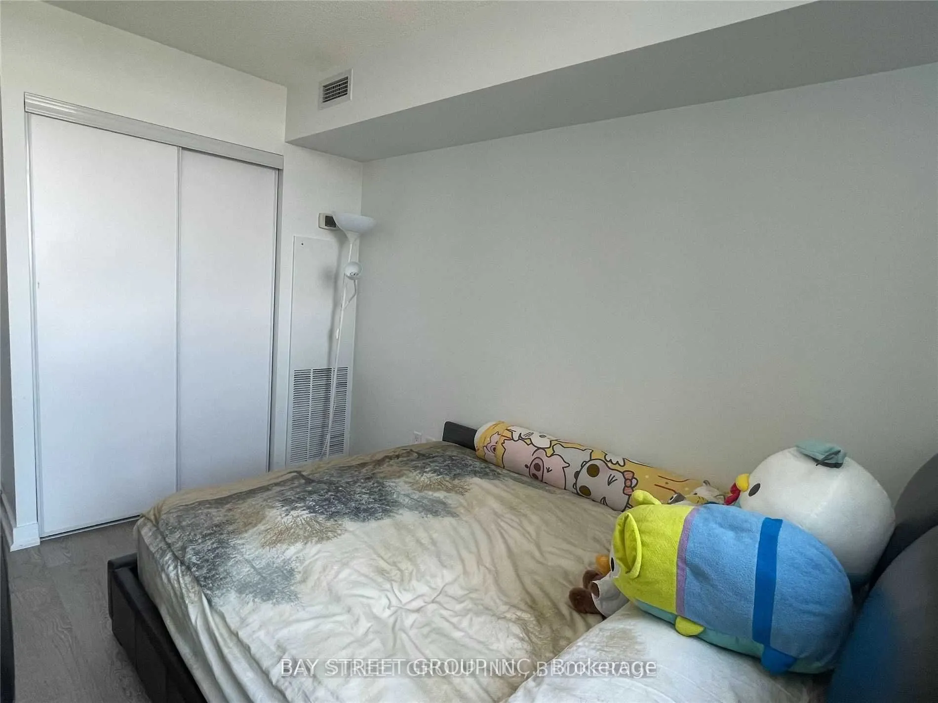 33 Singer Court, #1611