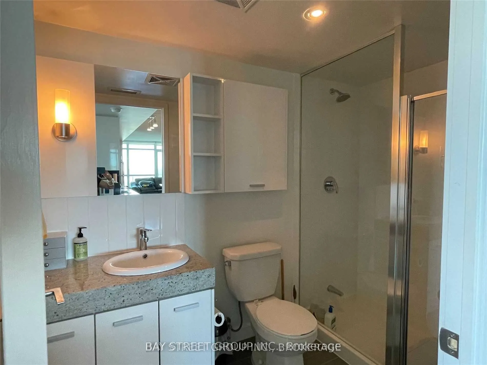 33 Singer Court, #1611