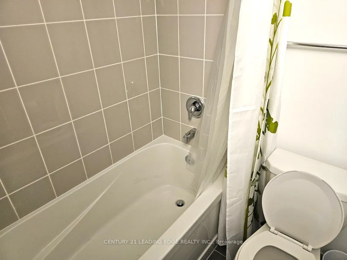 10 Spruce Pines Crescent, #Room2