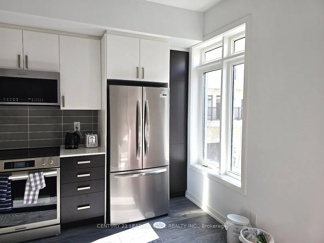 10 Spruce Pines Crescent, #Room2
