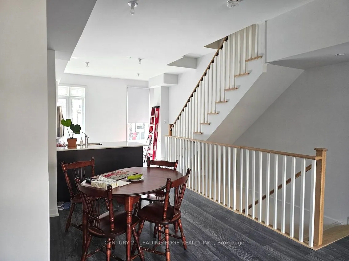 10 Spruce Pines Crescent, #Room2
