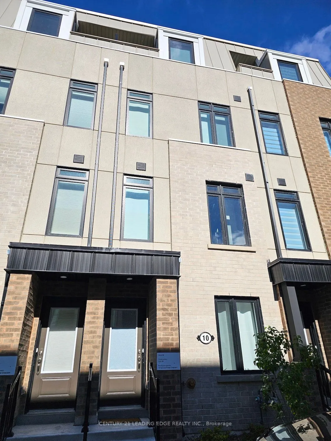 10 Spruce Pines Crescent, #Room2