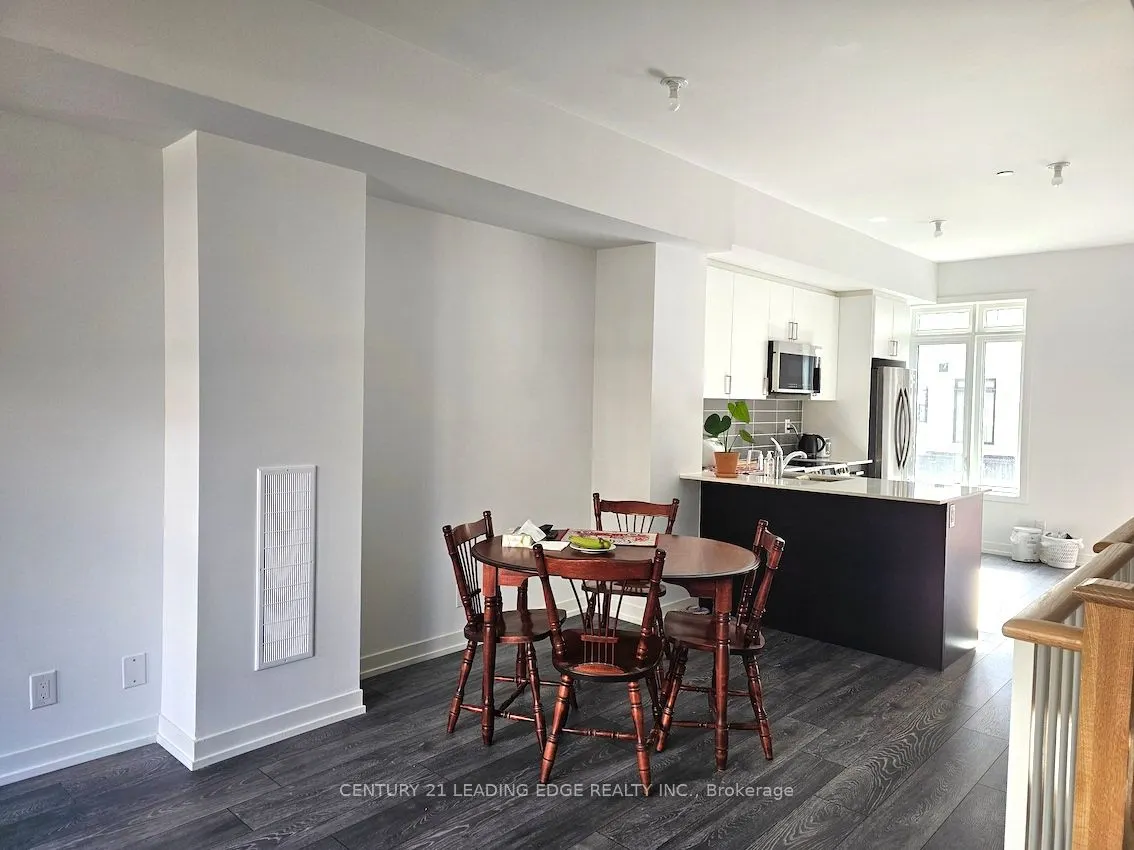 10 Spruce Pines Crescent, #Room2