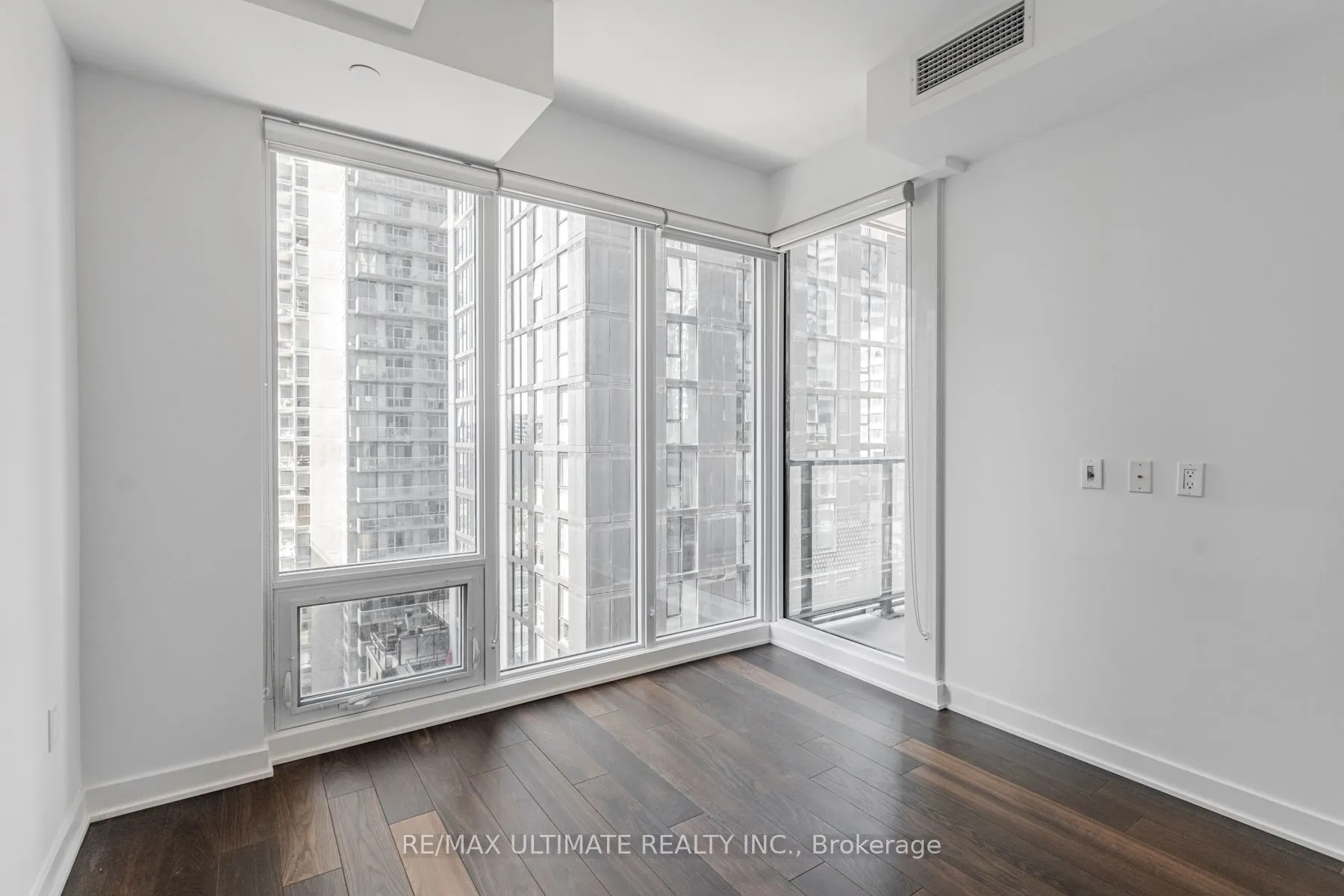 115 Blue Jays Way, #1507