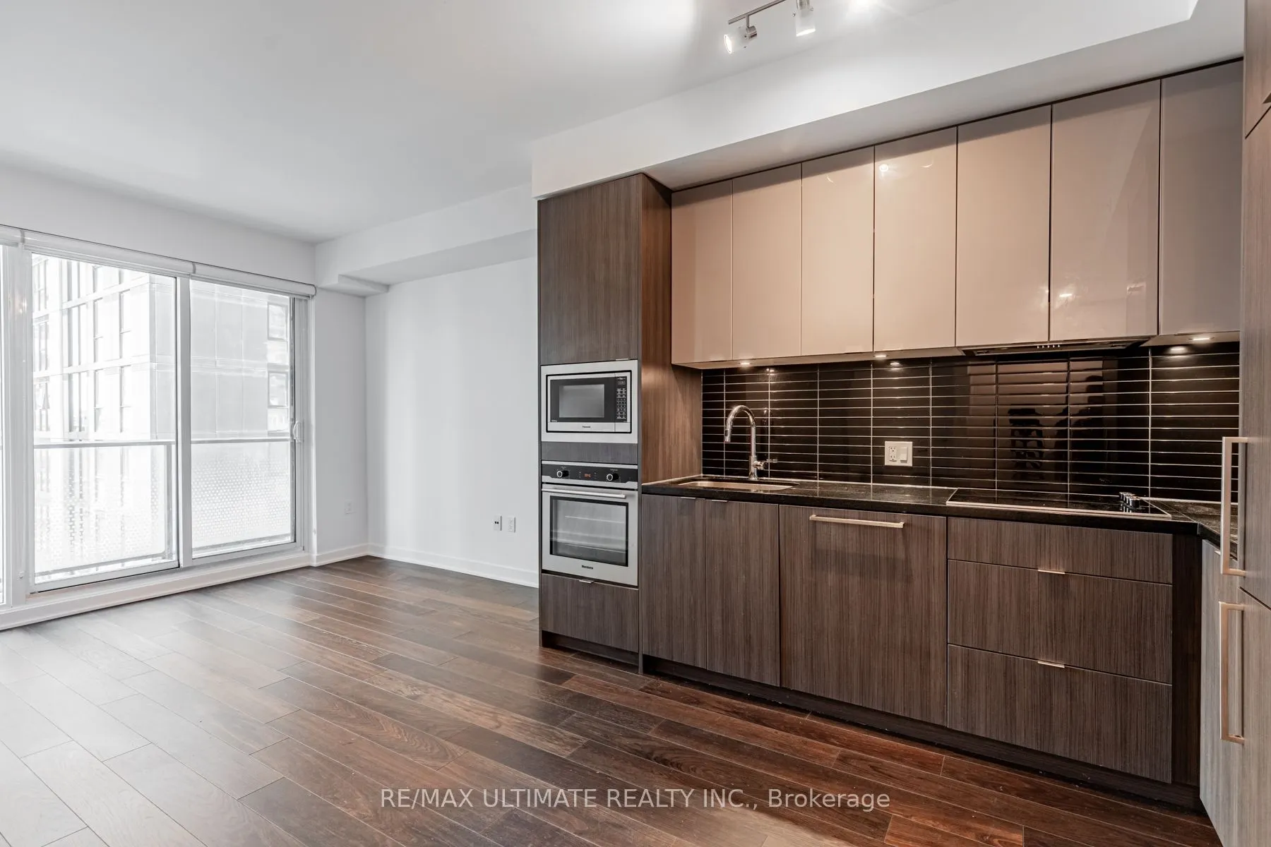 115 Blue Jays Way, #1507