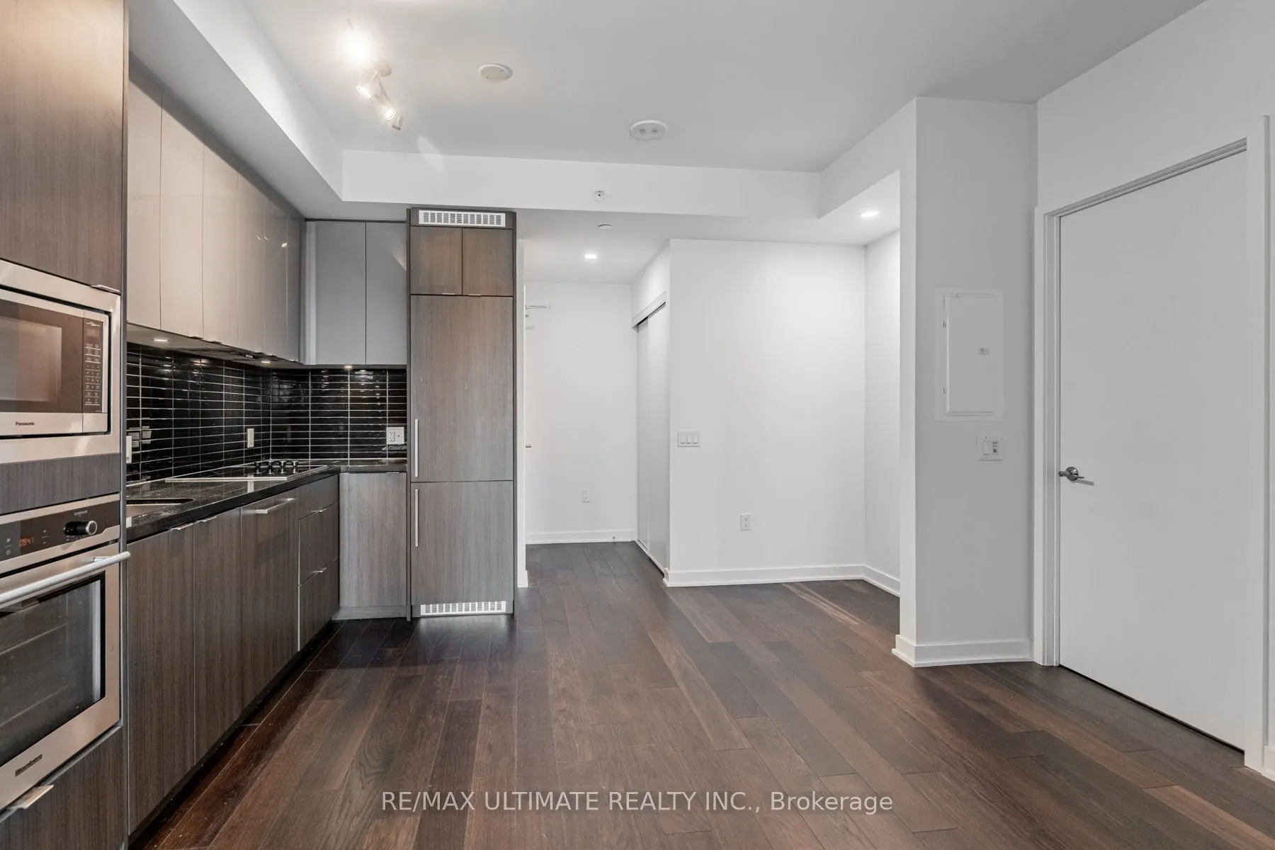 115 Blue Jays Way, #1507