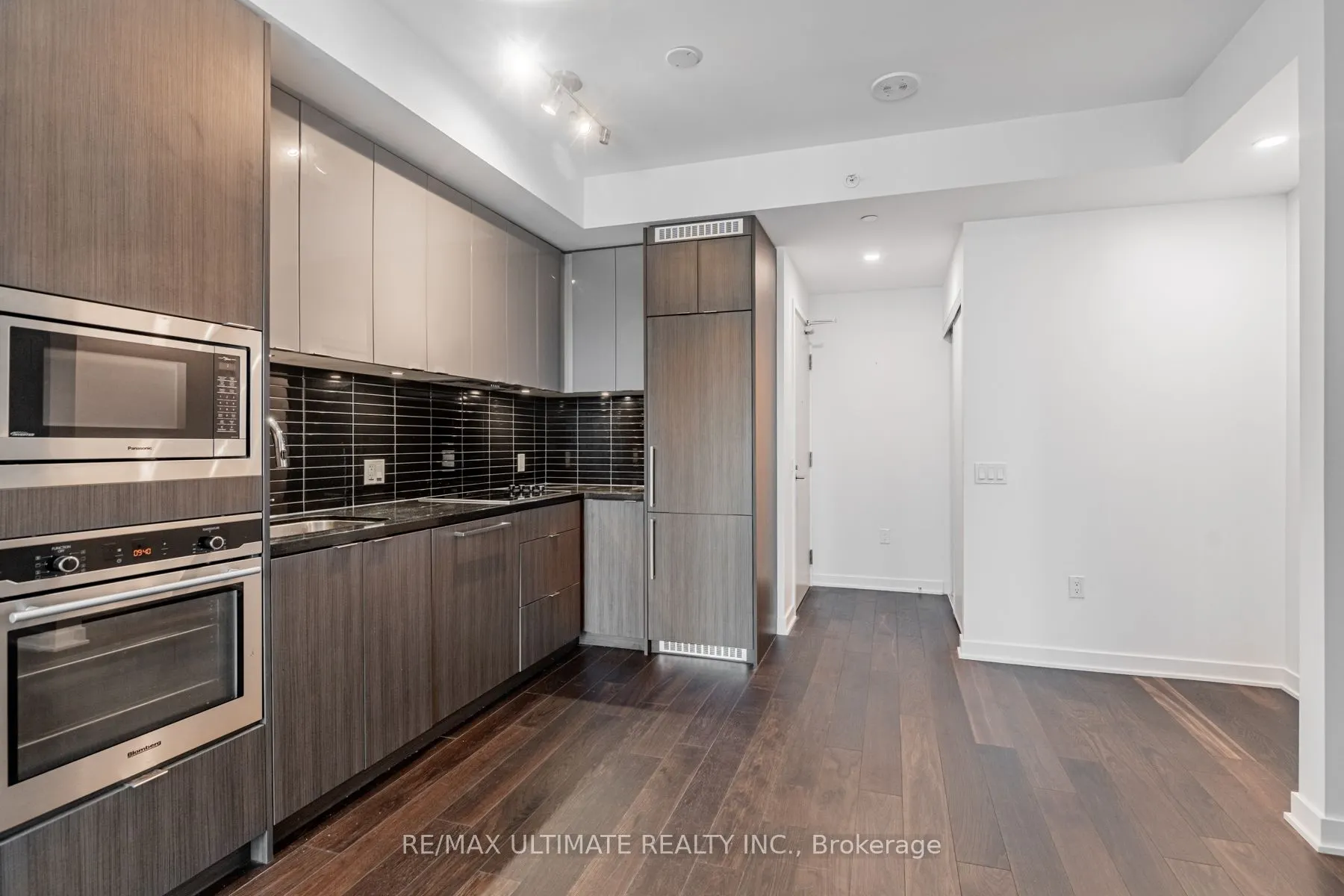 115 Blue Jays Way, #1507