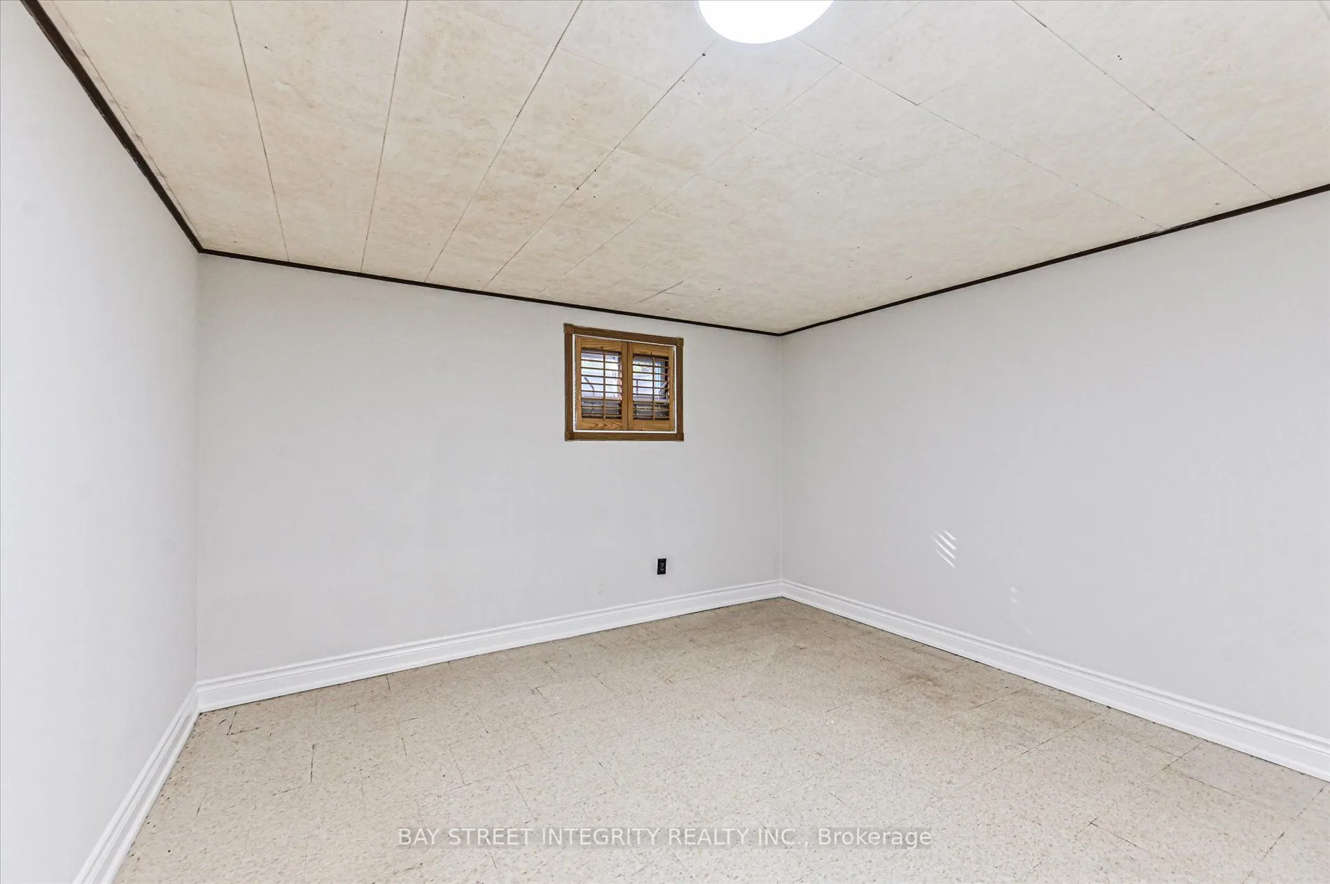 1 Caines Avenue