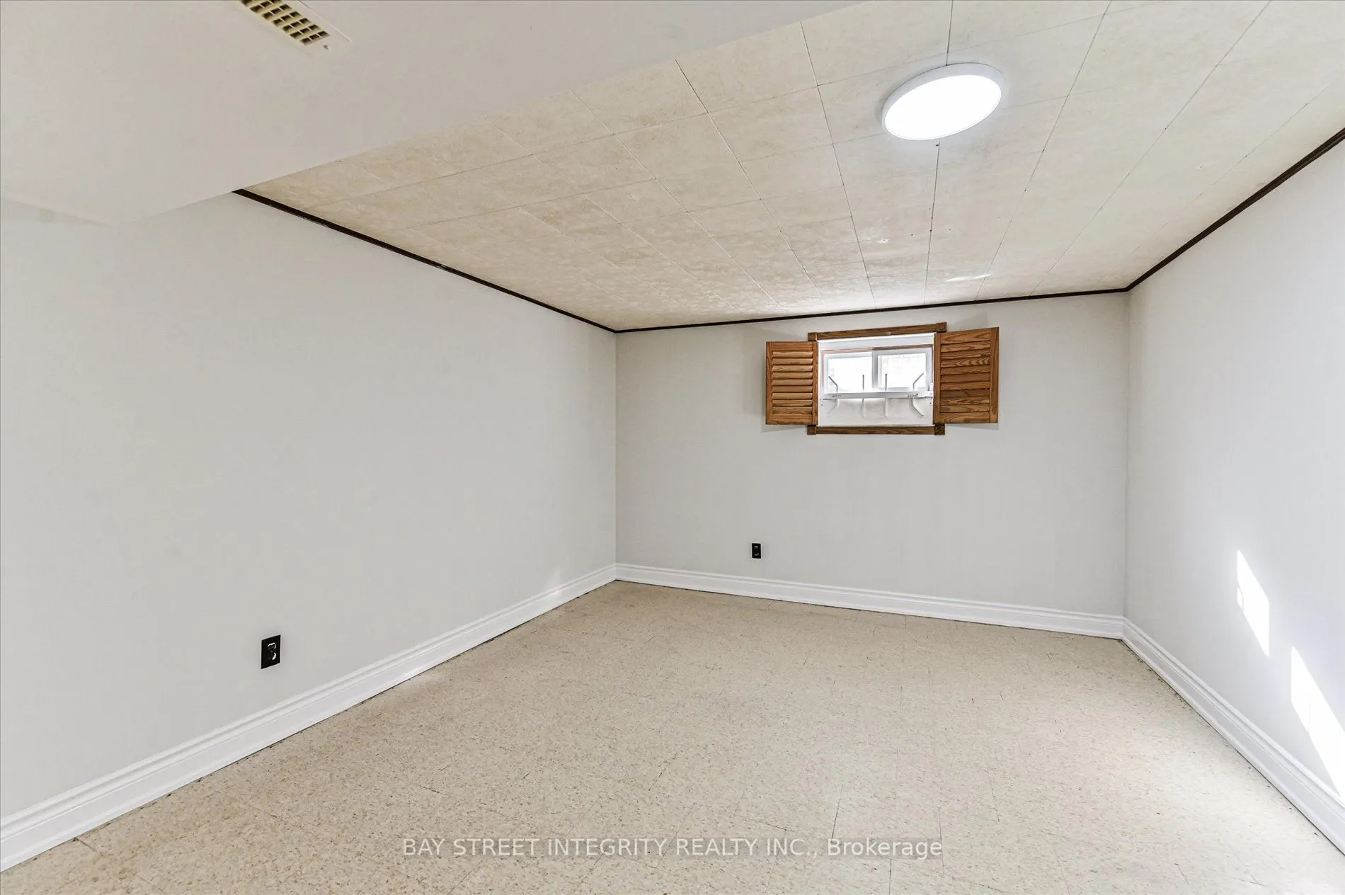 1 Caines Avenue