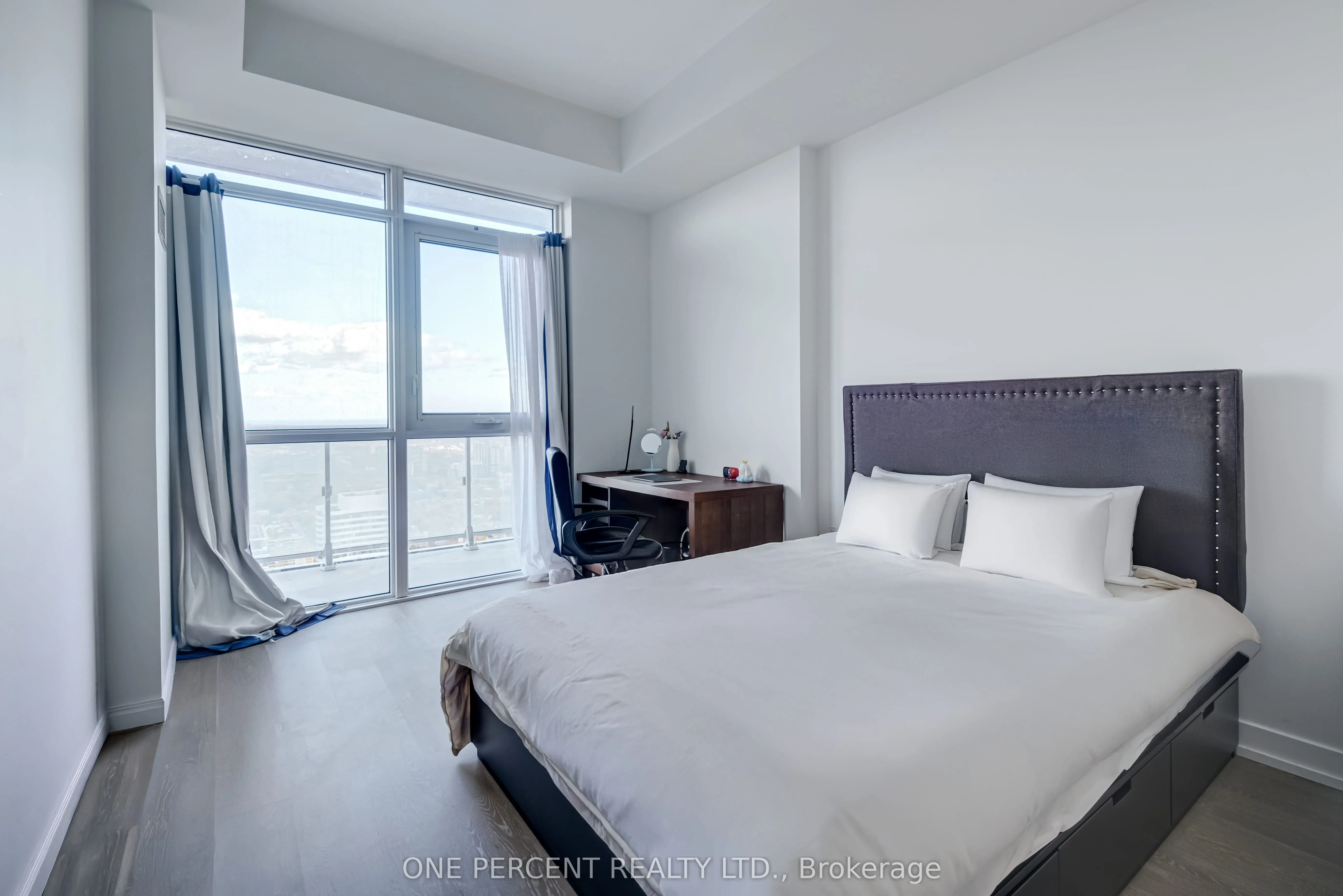 7 Grenville Street, #6108