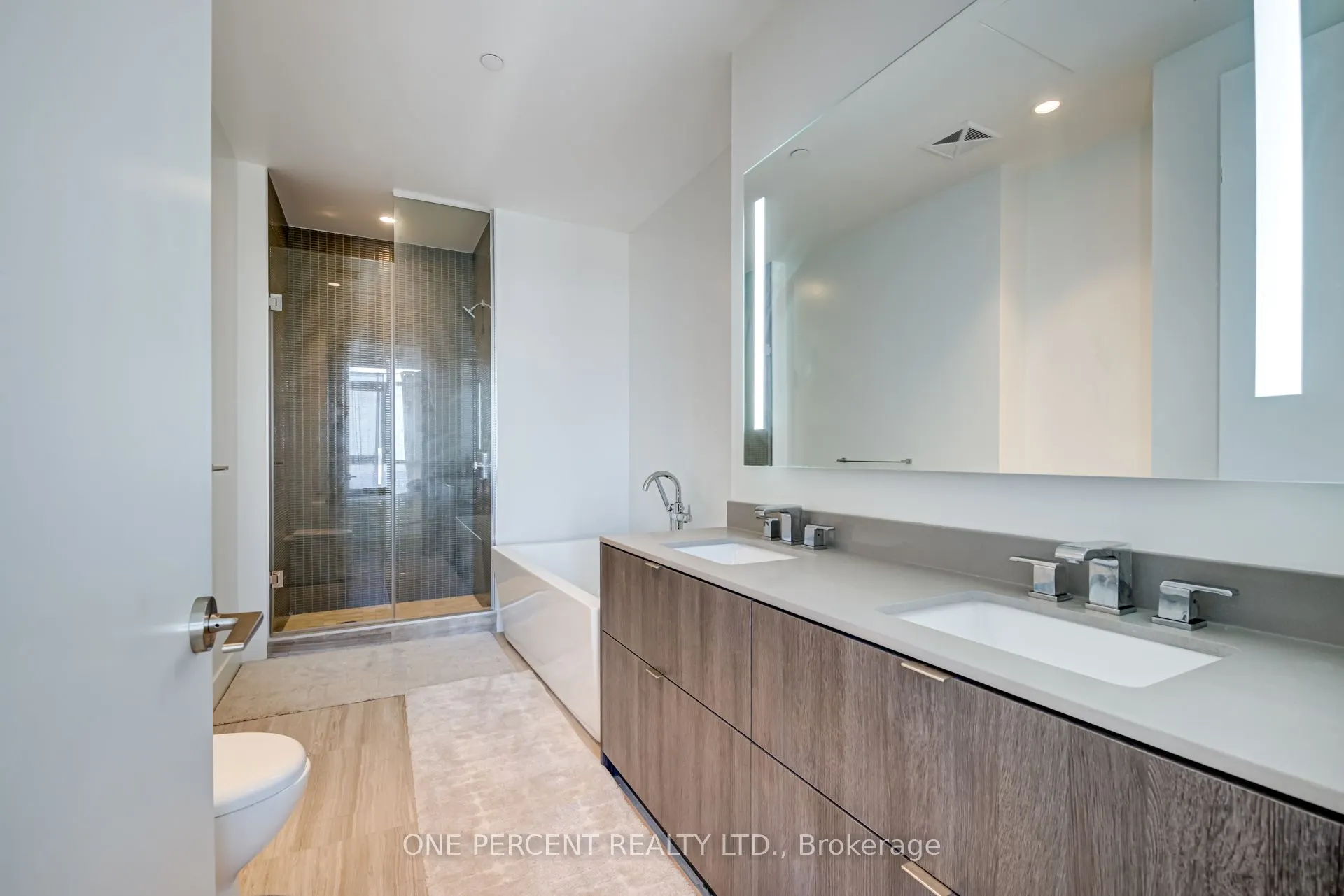 7 Grenville Street, #6108