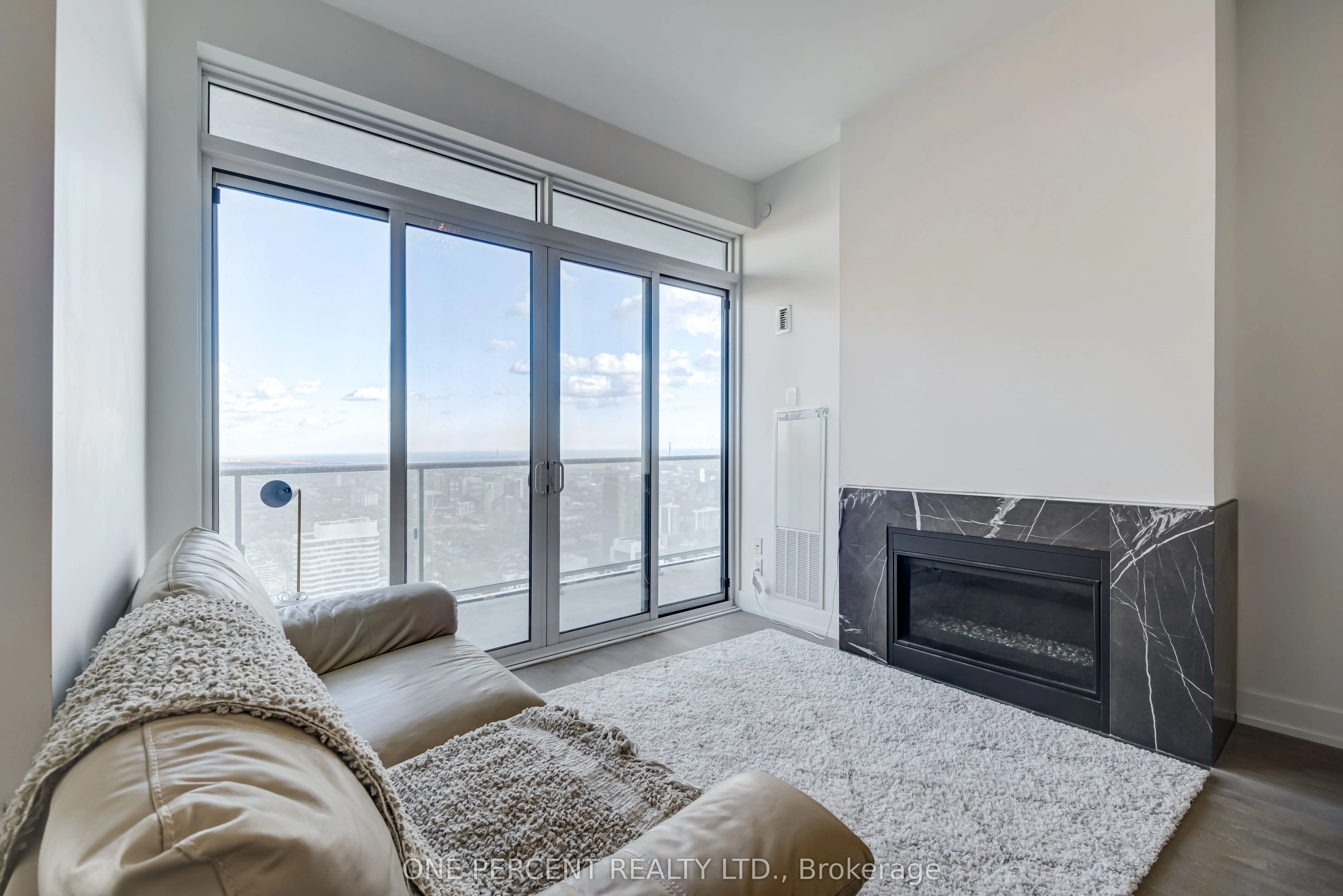 7 Grenville Street, #6108