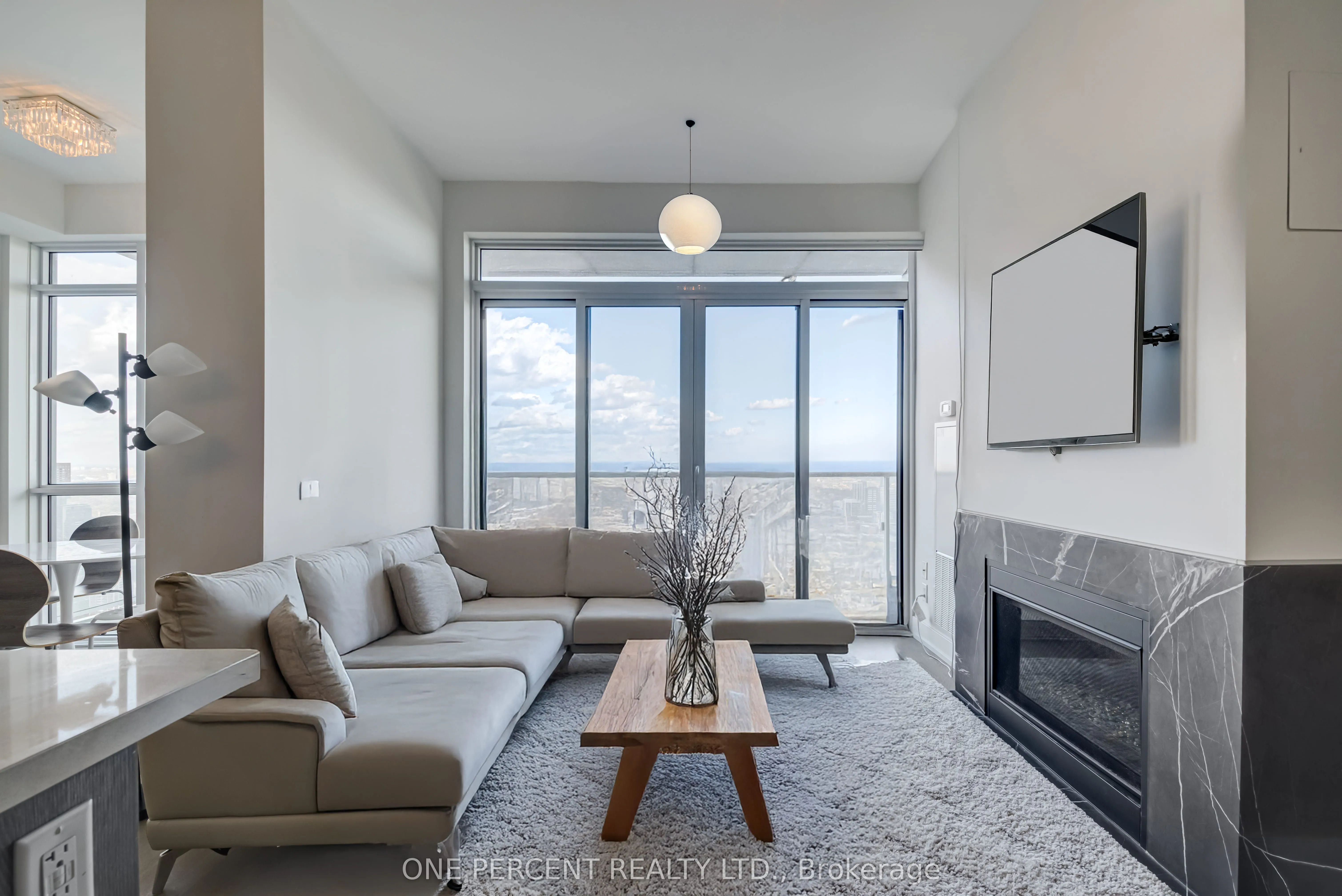 7 Grenville Street, #6108