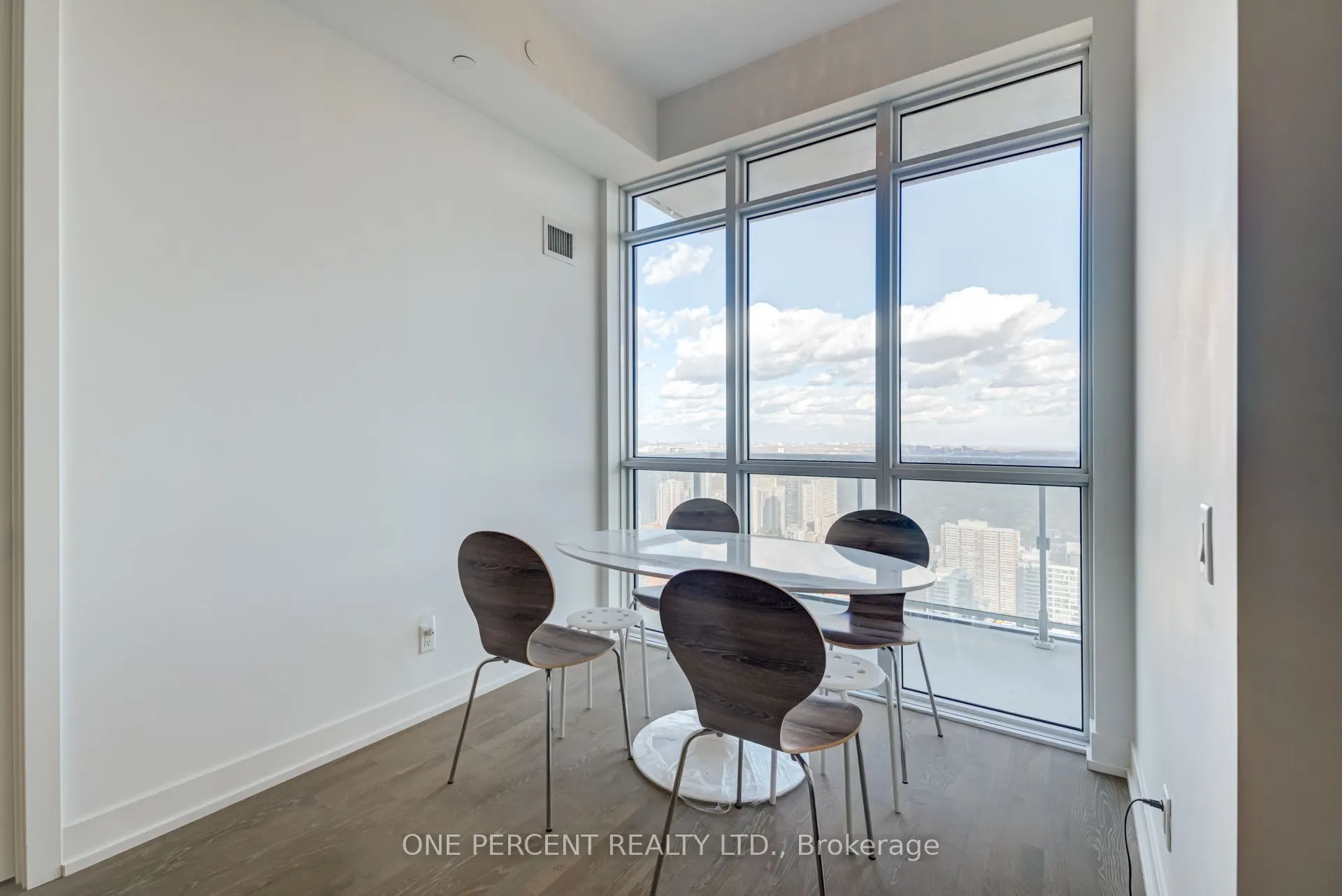 7 Grenville Street, #6108