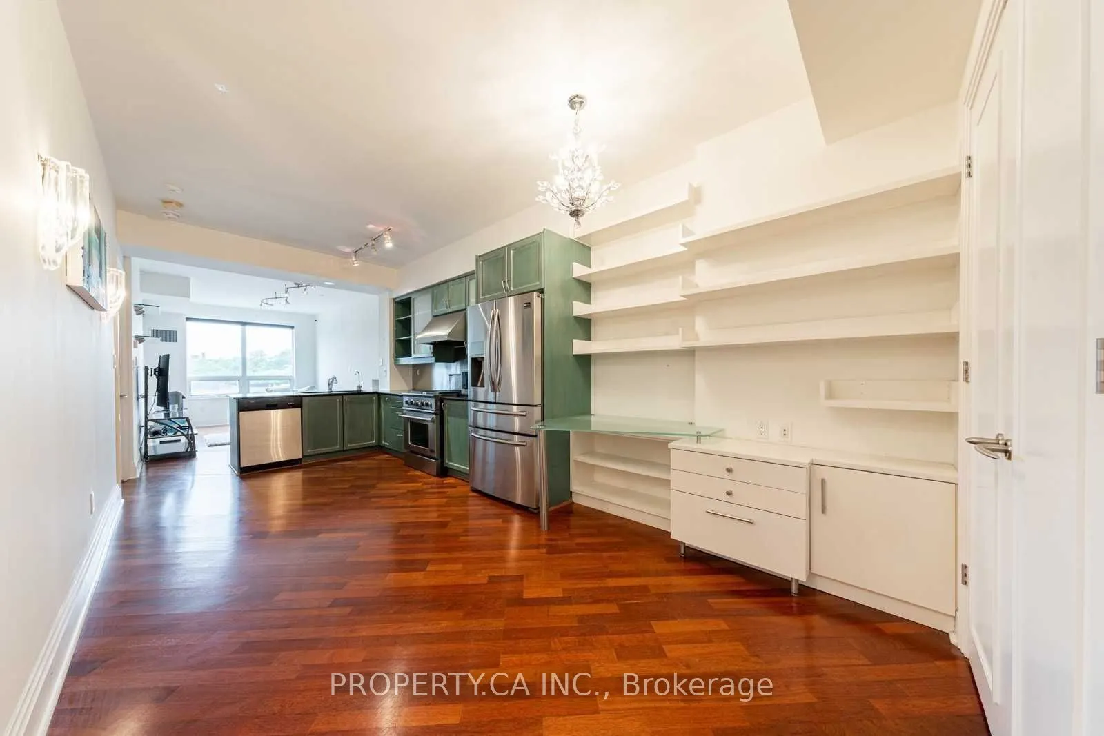 99 Avenue Road, #505