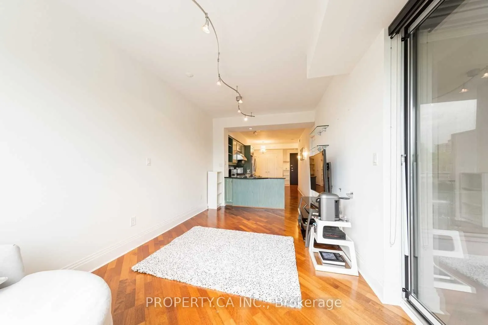 99 Avenue Road, #505