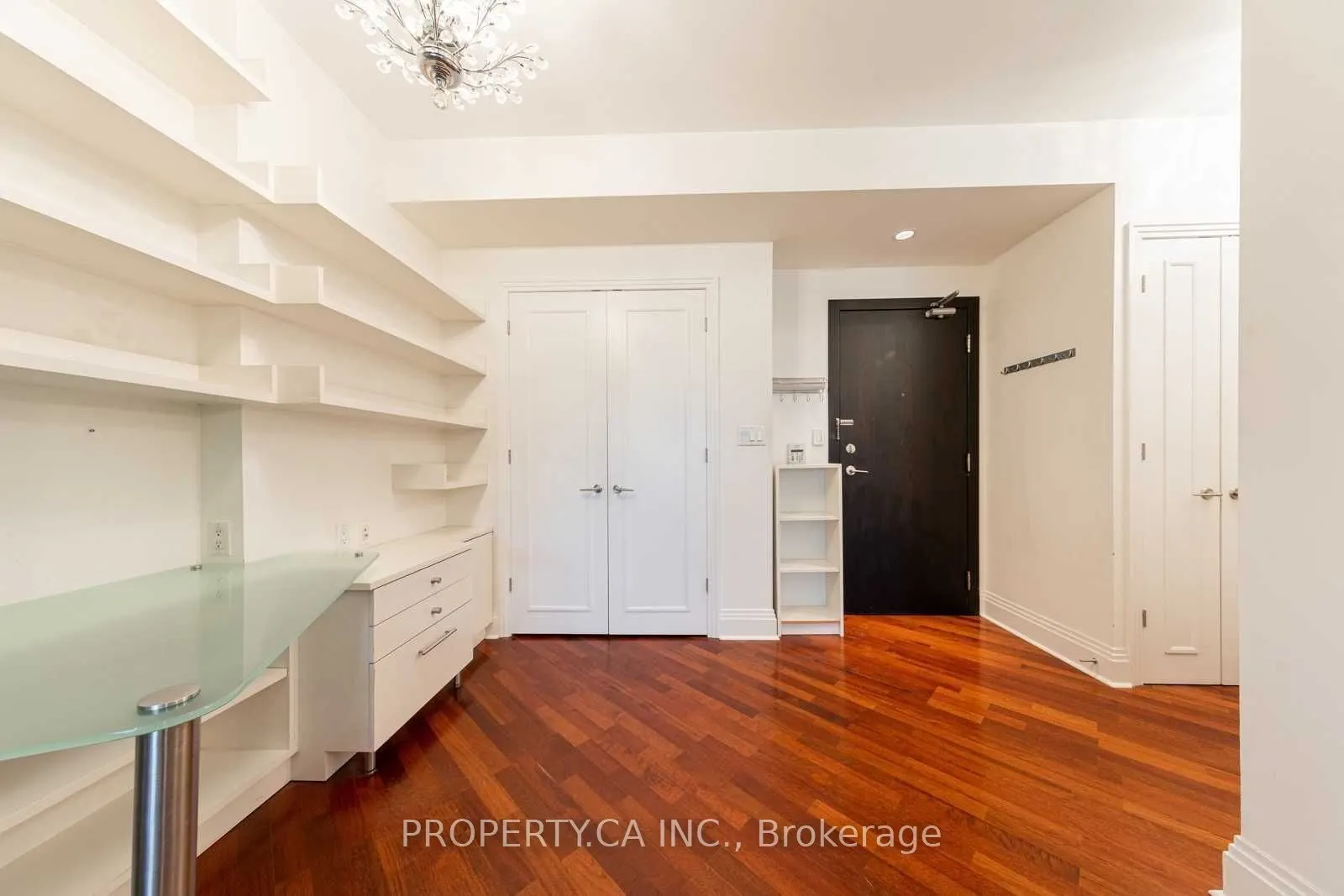 99 Avenue Road, #505