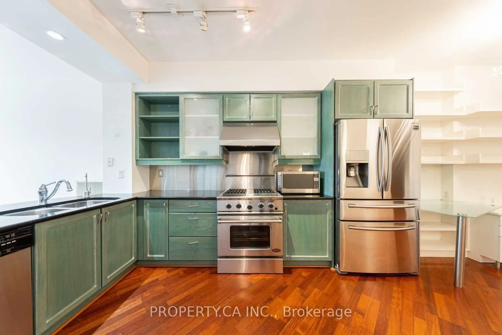 99 Avenue Road, #505