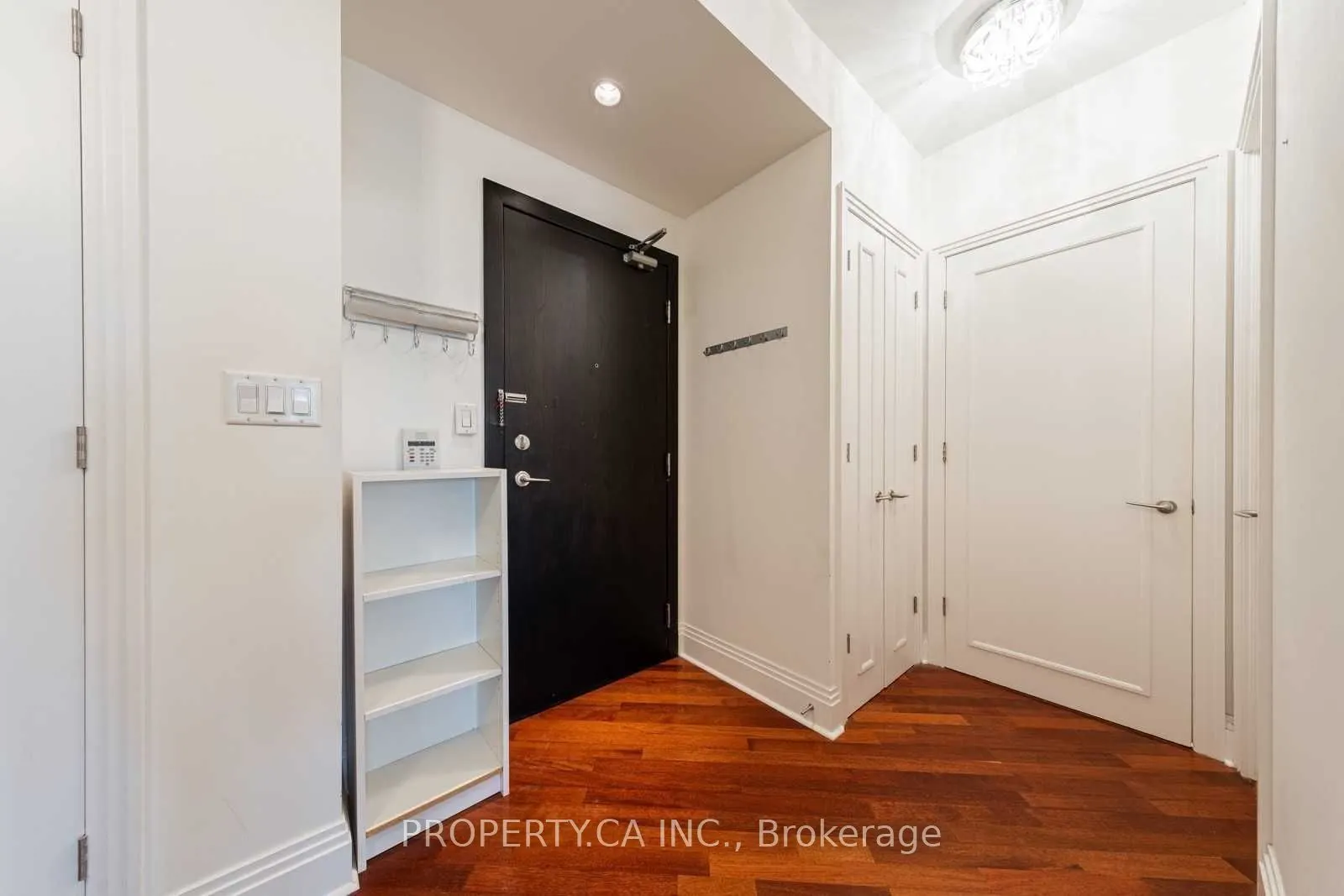 99 Avenue Road, #505