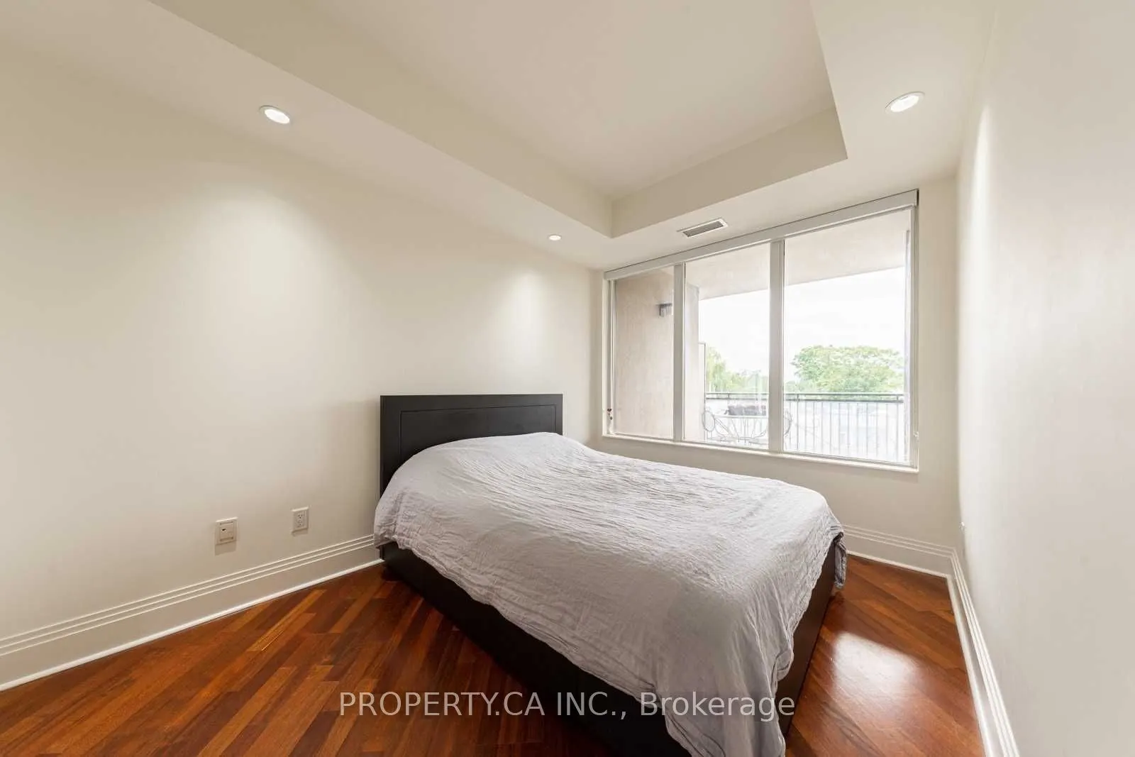 99 Avenue Road, #505