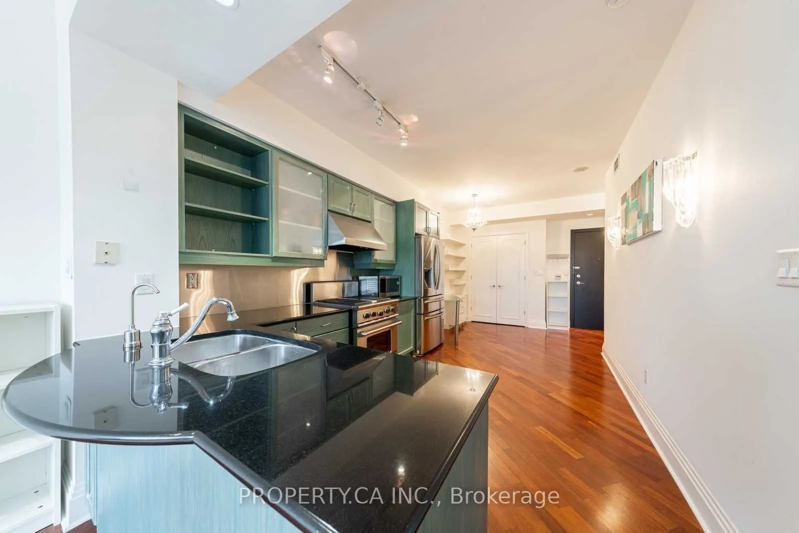 99 Avenue Road, #505