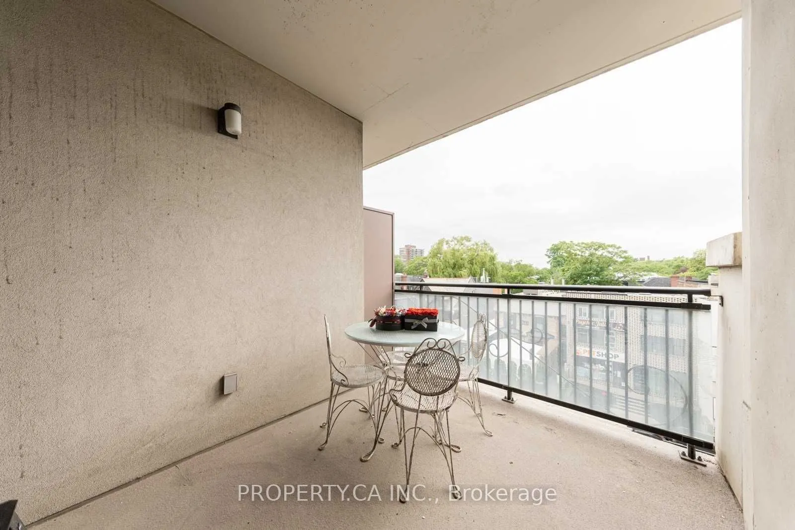 99 Avenue Road, #505