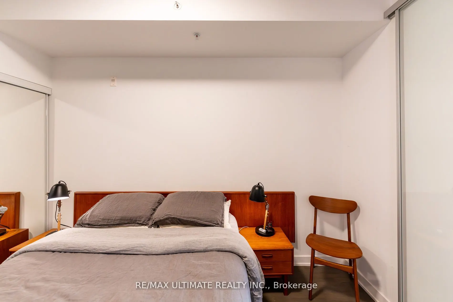 109 Ossington Avenue, #204
