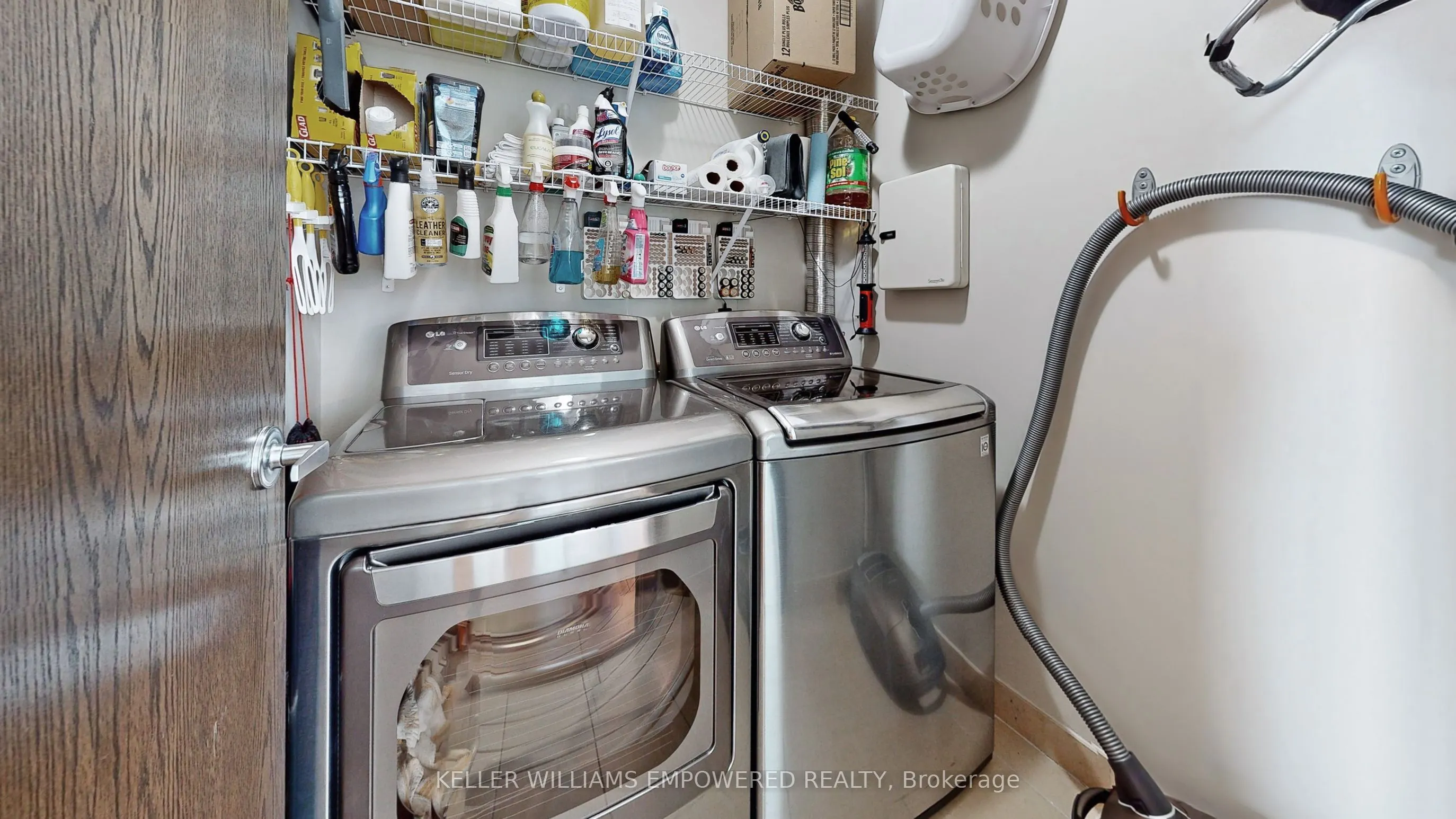 81 Navy Wharf Court, #3905