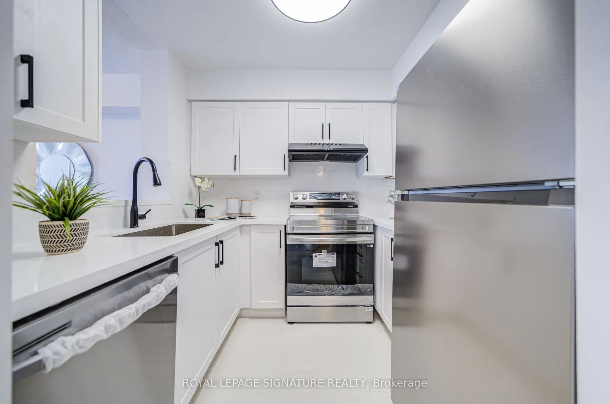 35 Finch Avenue E, #2503