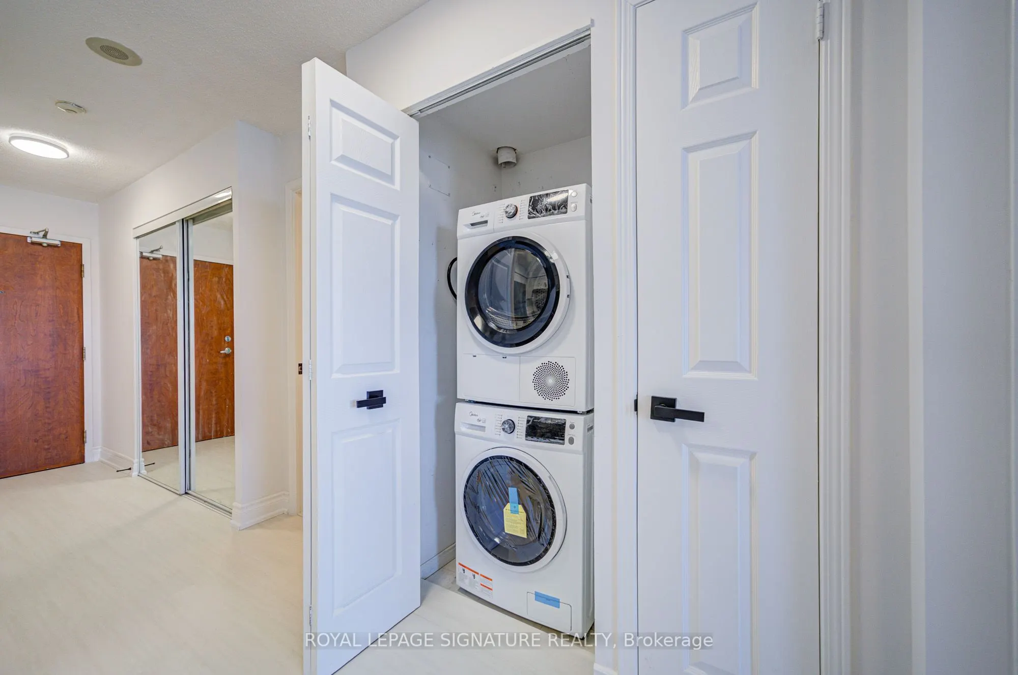 35 Finch Avenue E, #2503
