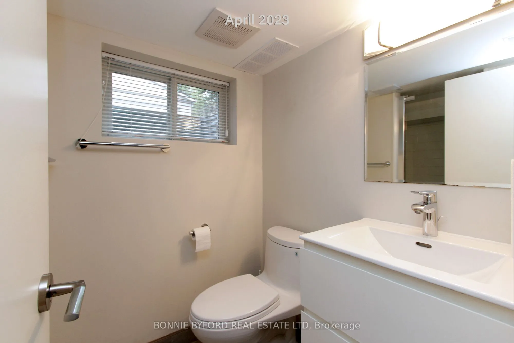 558 Davisville Avenue