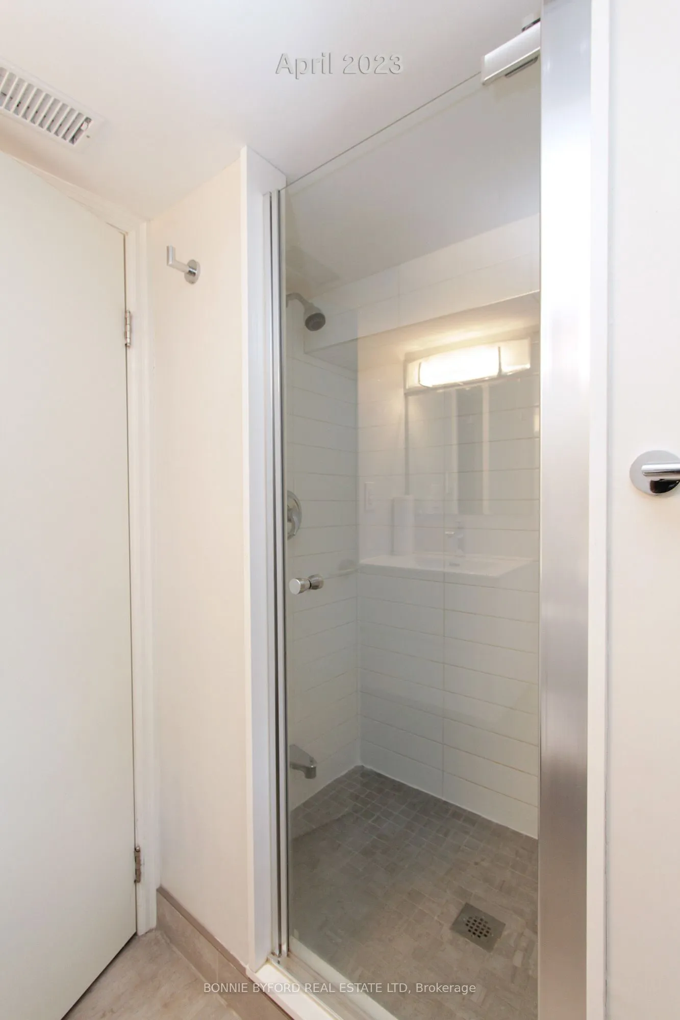558 Davisville Avenue