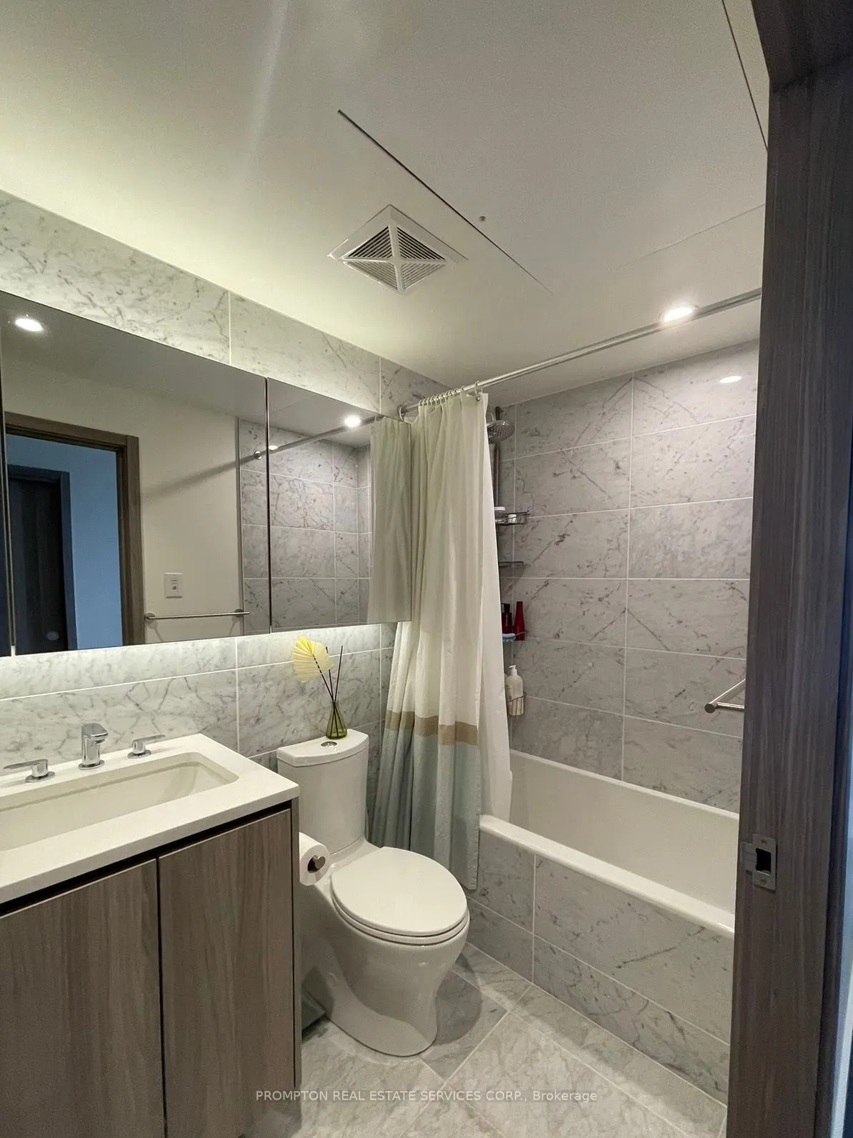 85 Mcmahon Drive, #1011