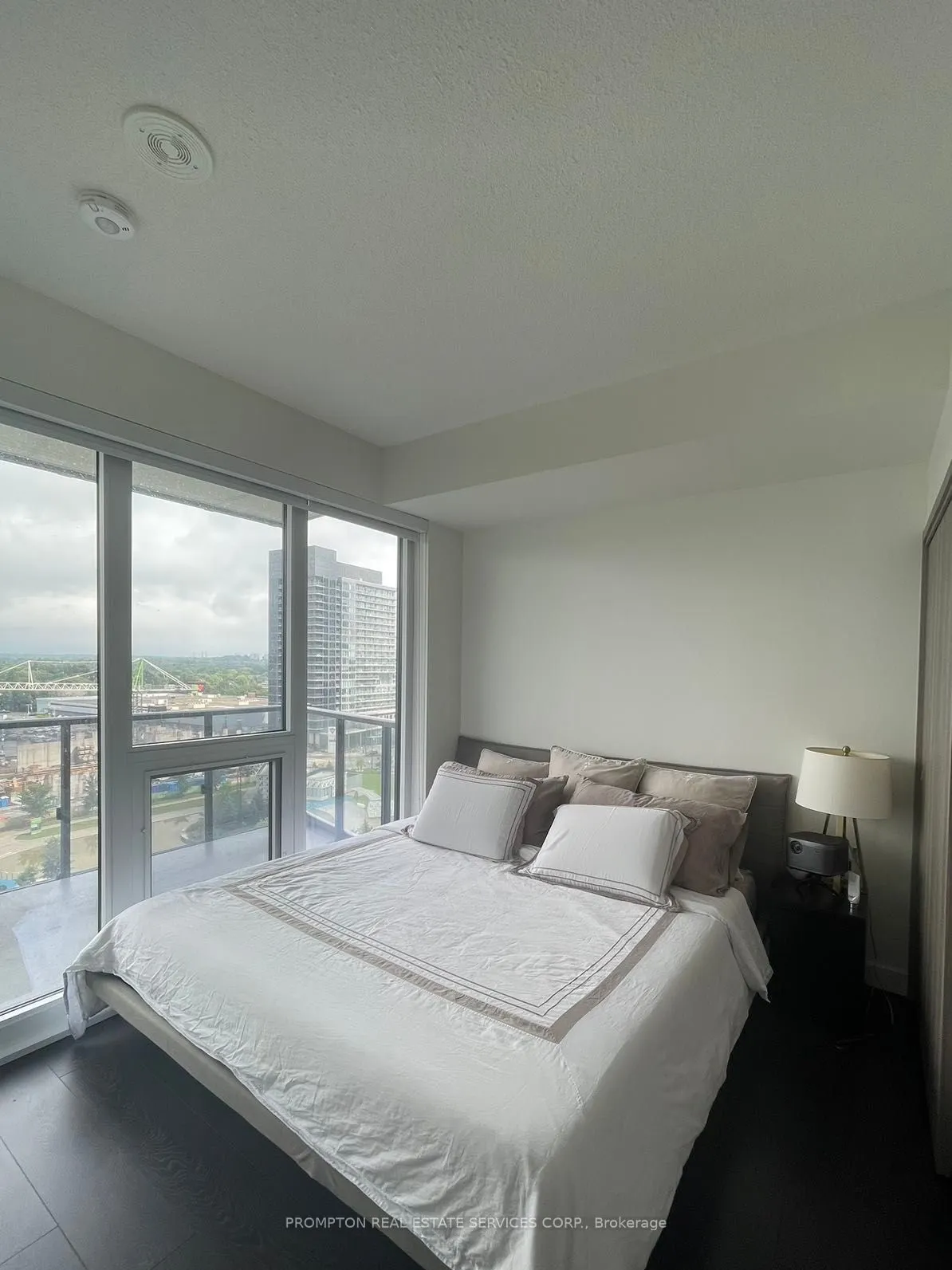 85 Mcmahon Drive, #1011