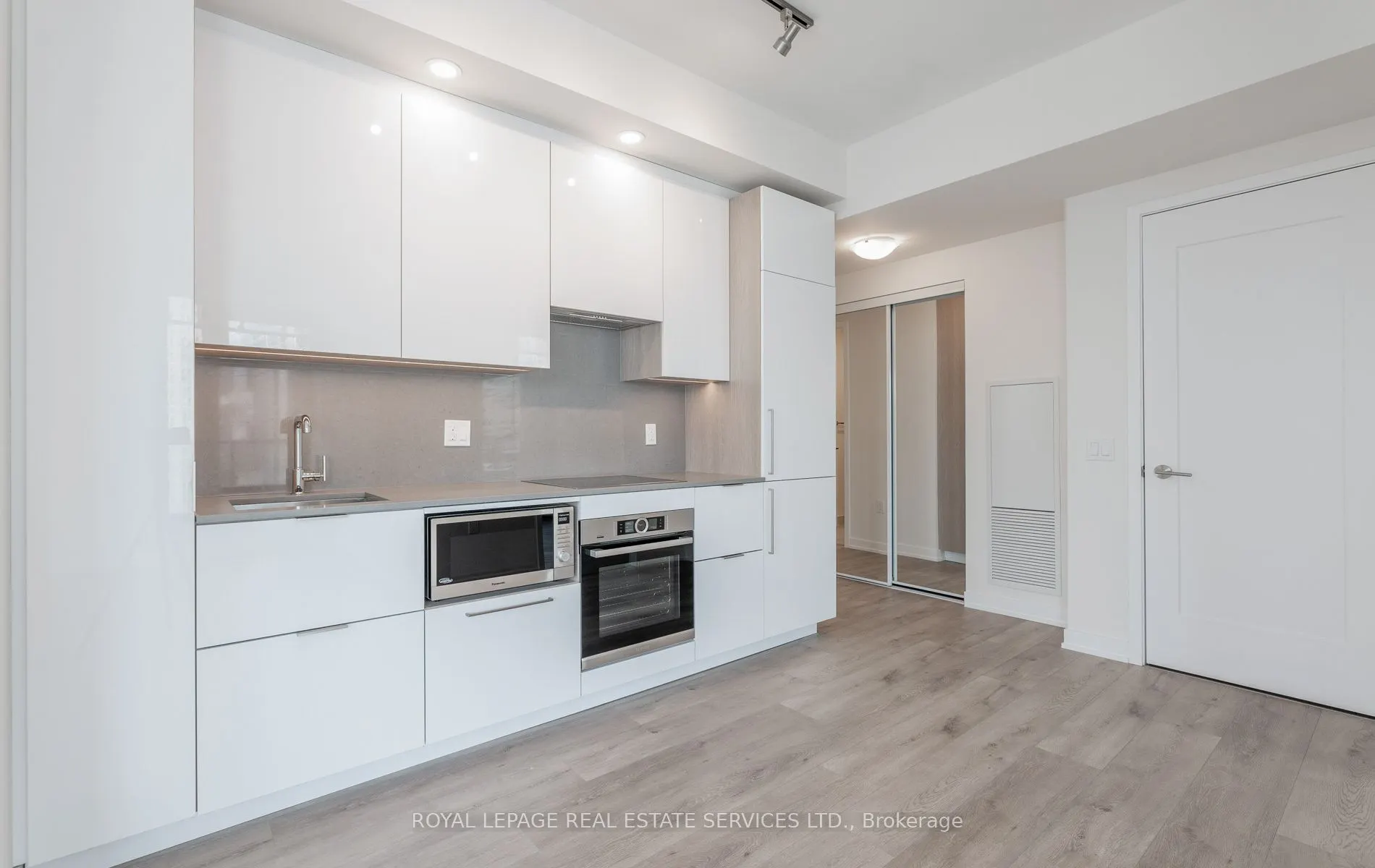 28 Freedland Street, #1307