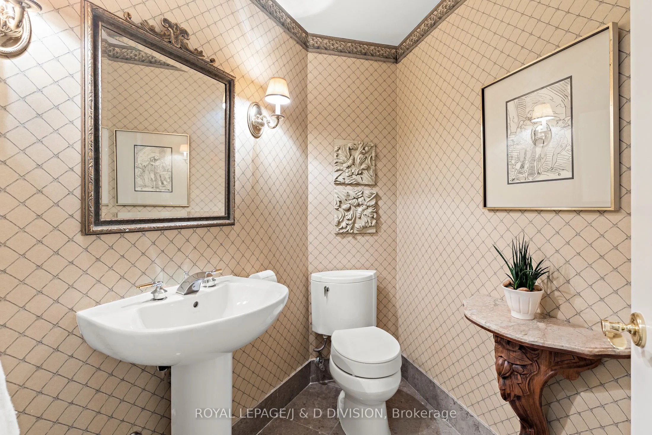 33 Delisle Avenue, #303