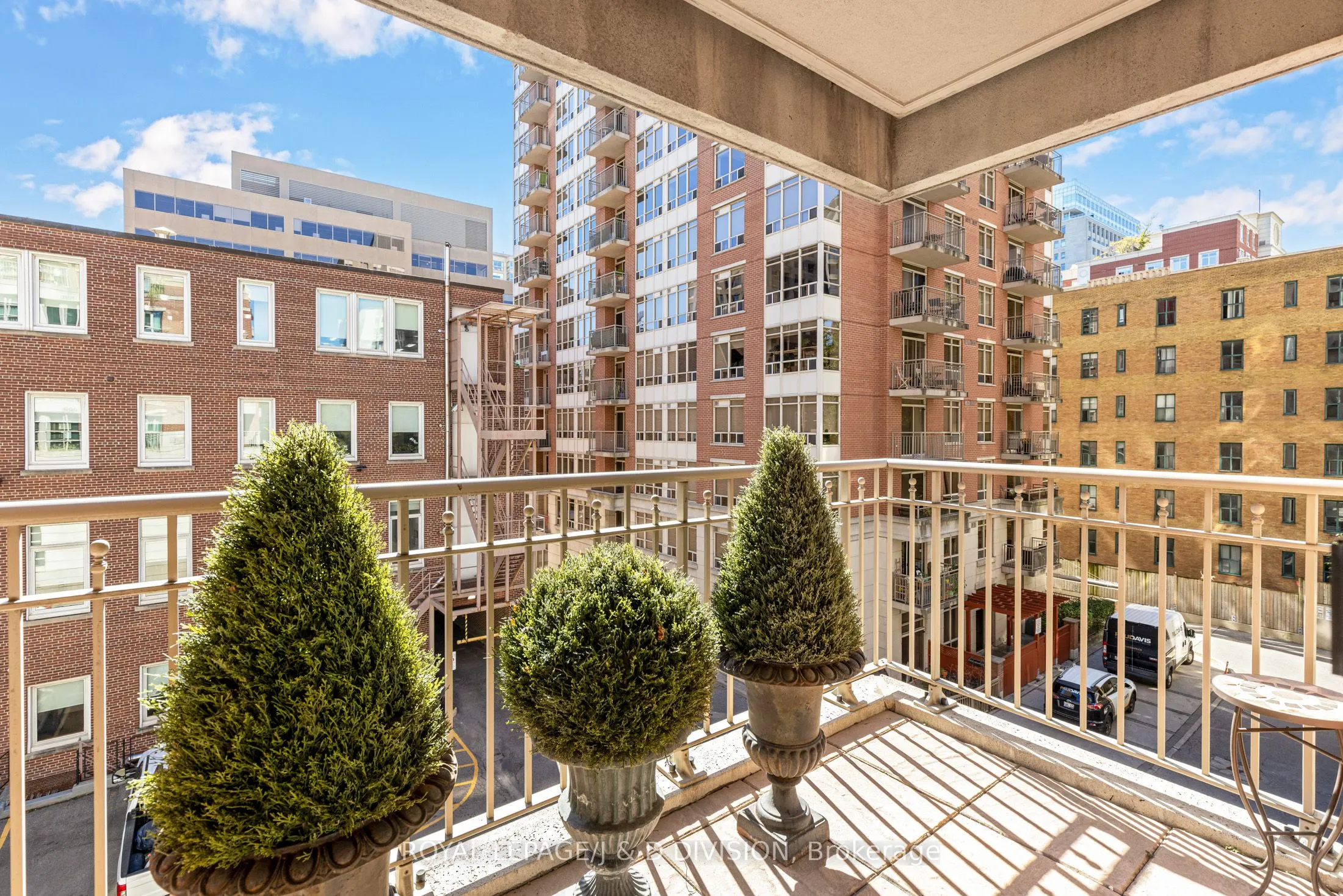 33 Delisle Avenue, #303