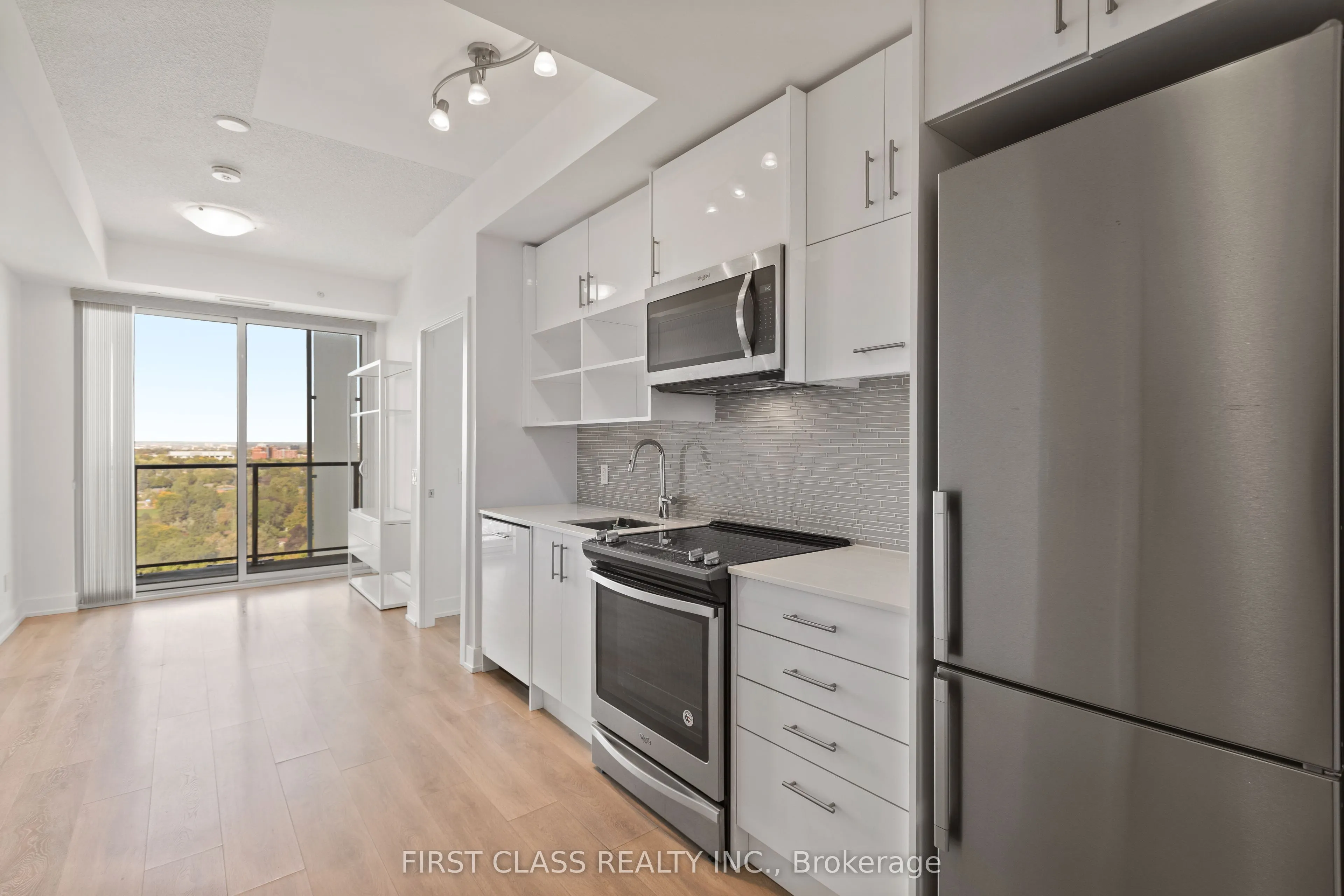 128 Fairview Mall Drive, #1406