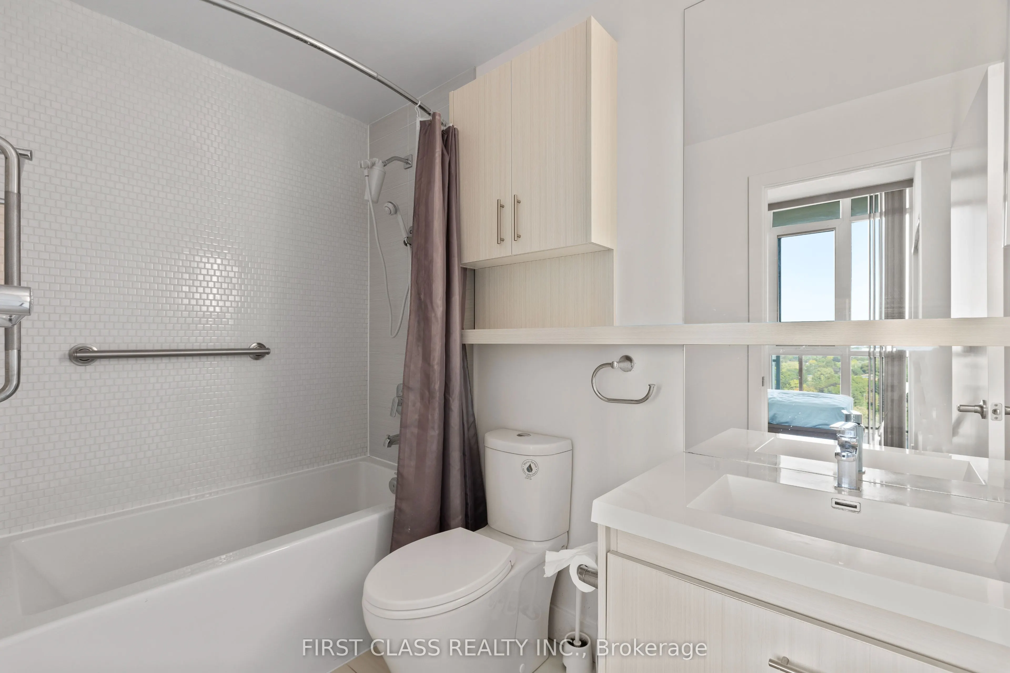 128 Fairview Mall Drive, #1406